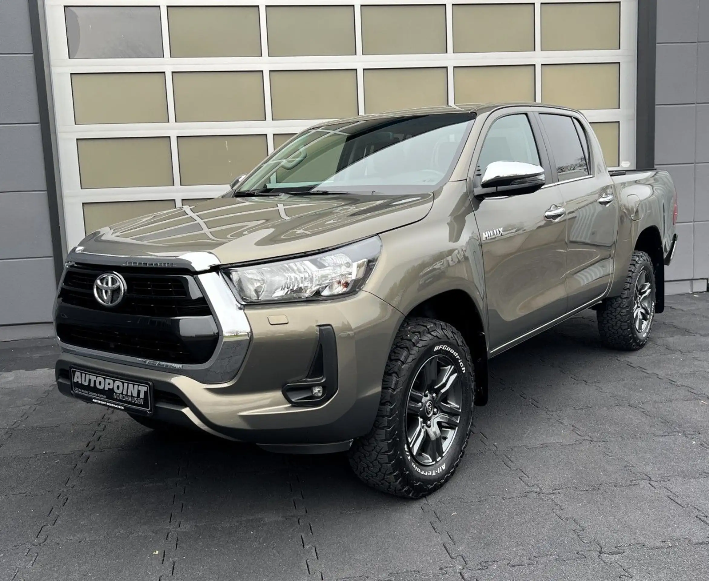 Toyota - Hilux