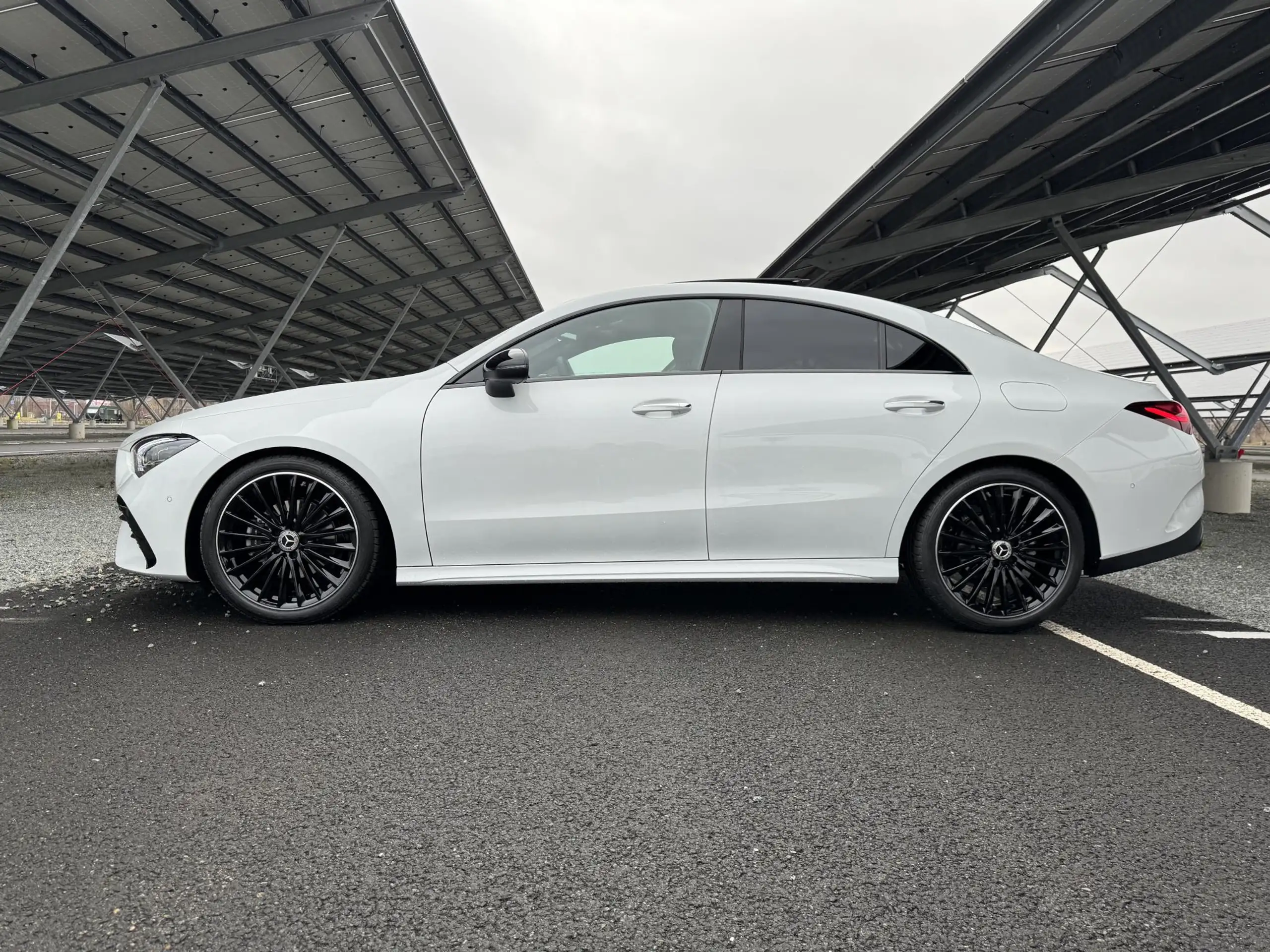 Mercedes-Benz - CLA 180