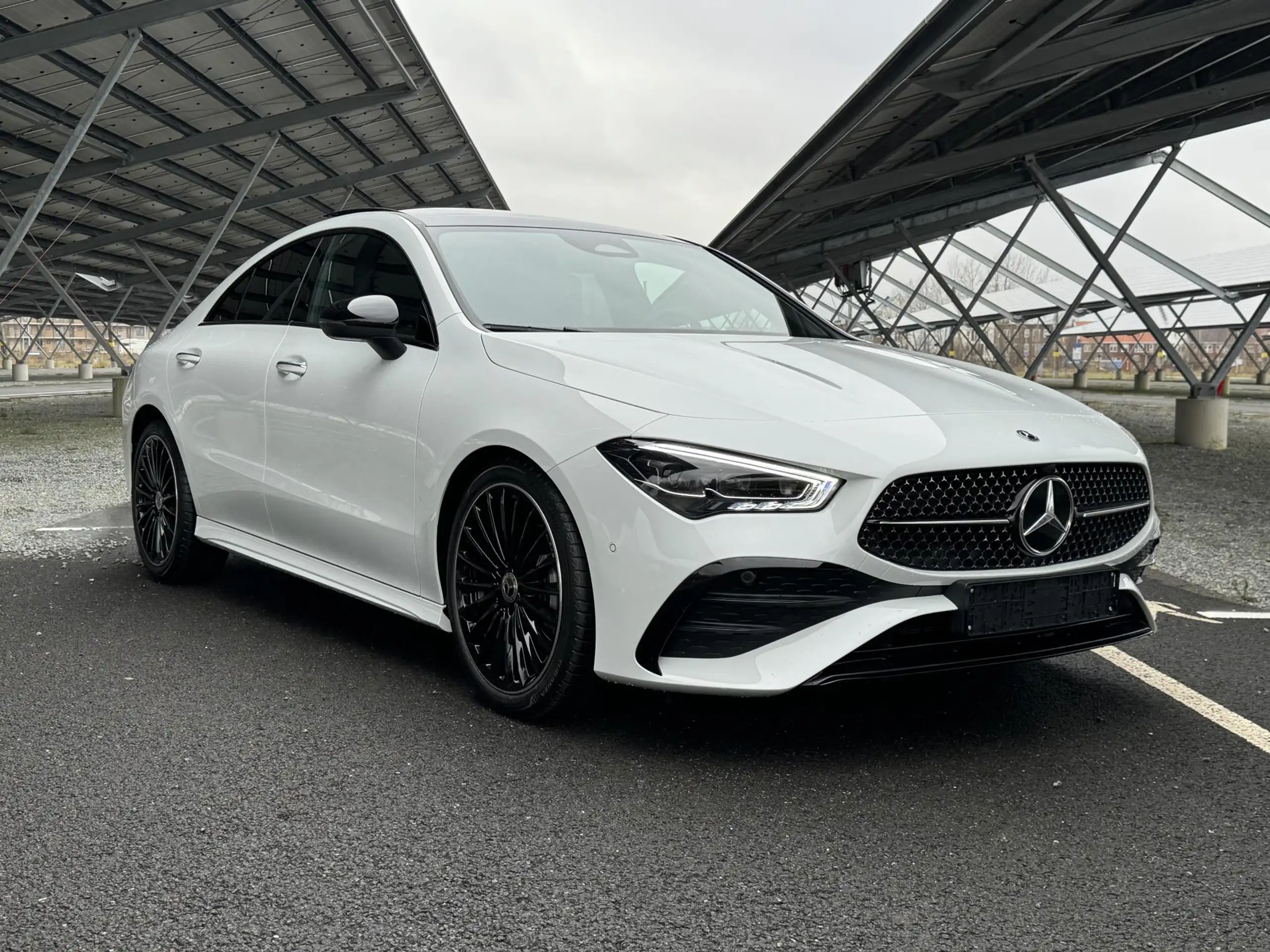 Mercedes-Benz - CLA 180