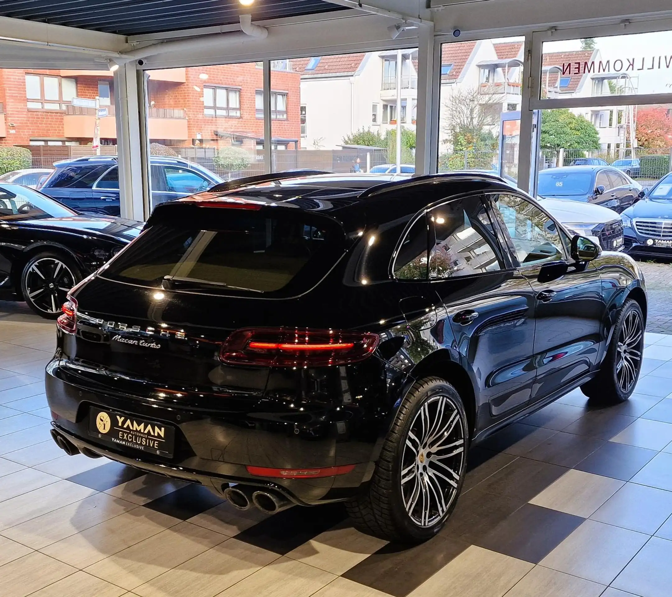 Porsche - Macan