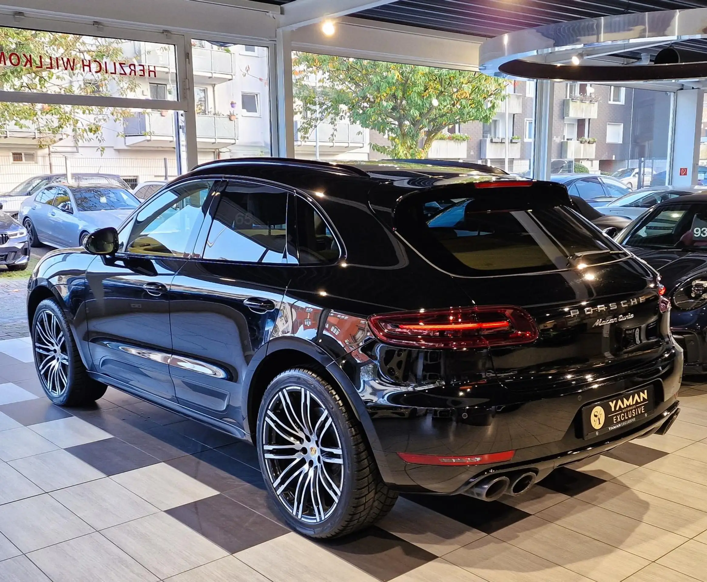 Porsche - Macan