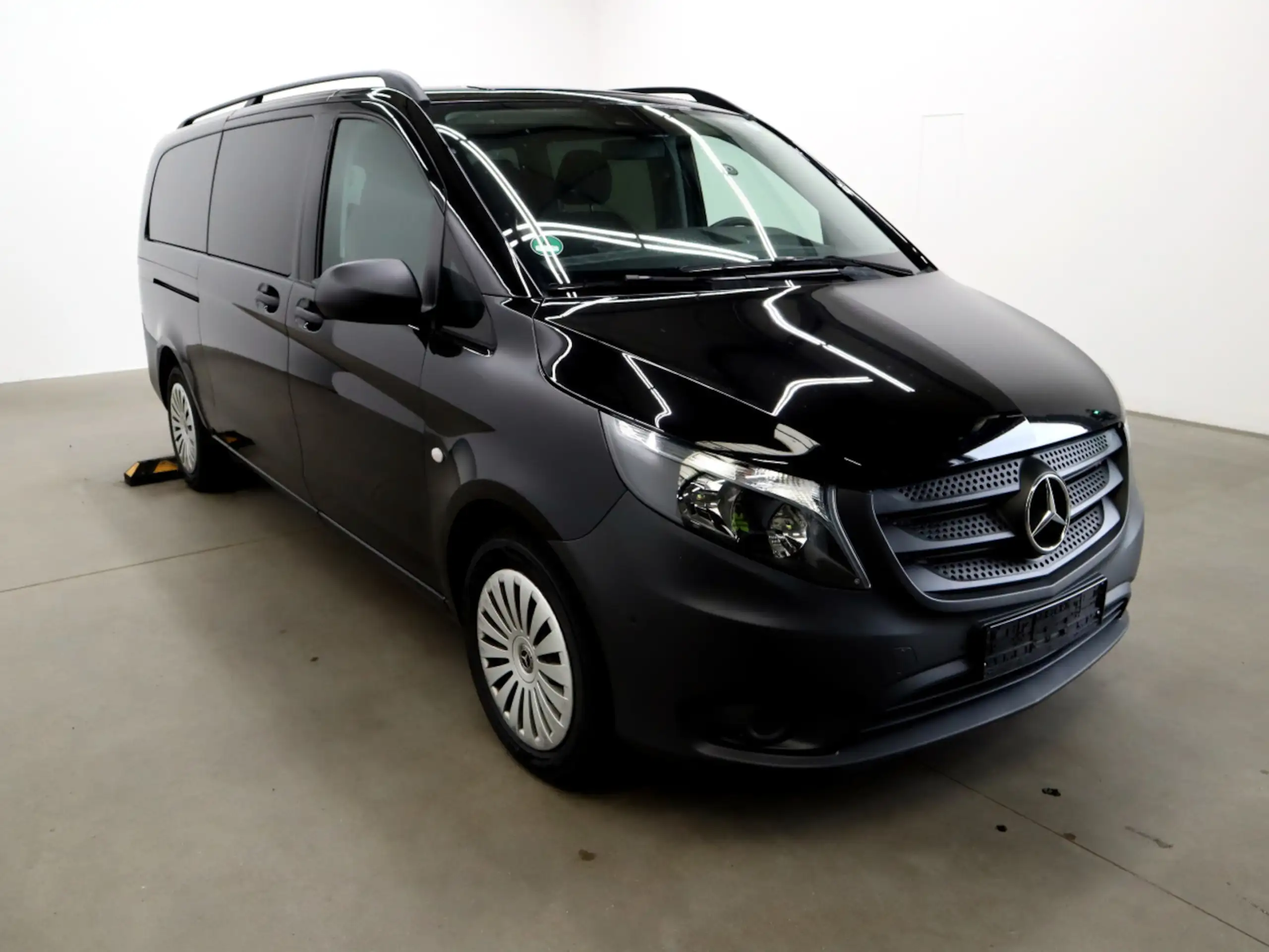 Mercedes-Benz - Vito