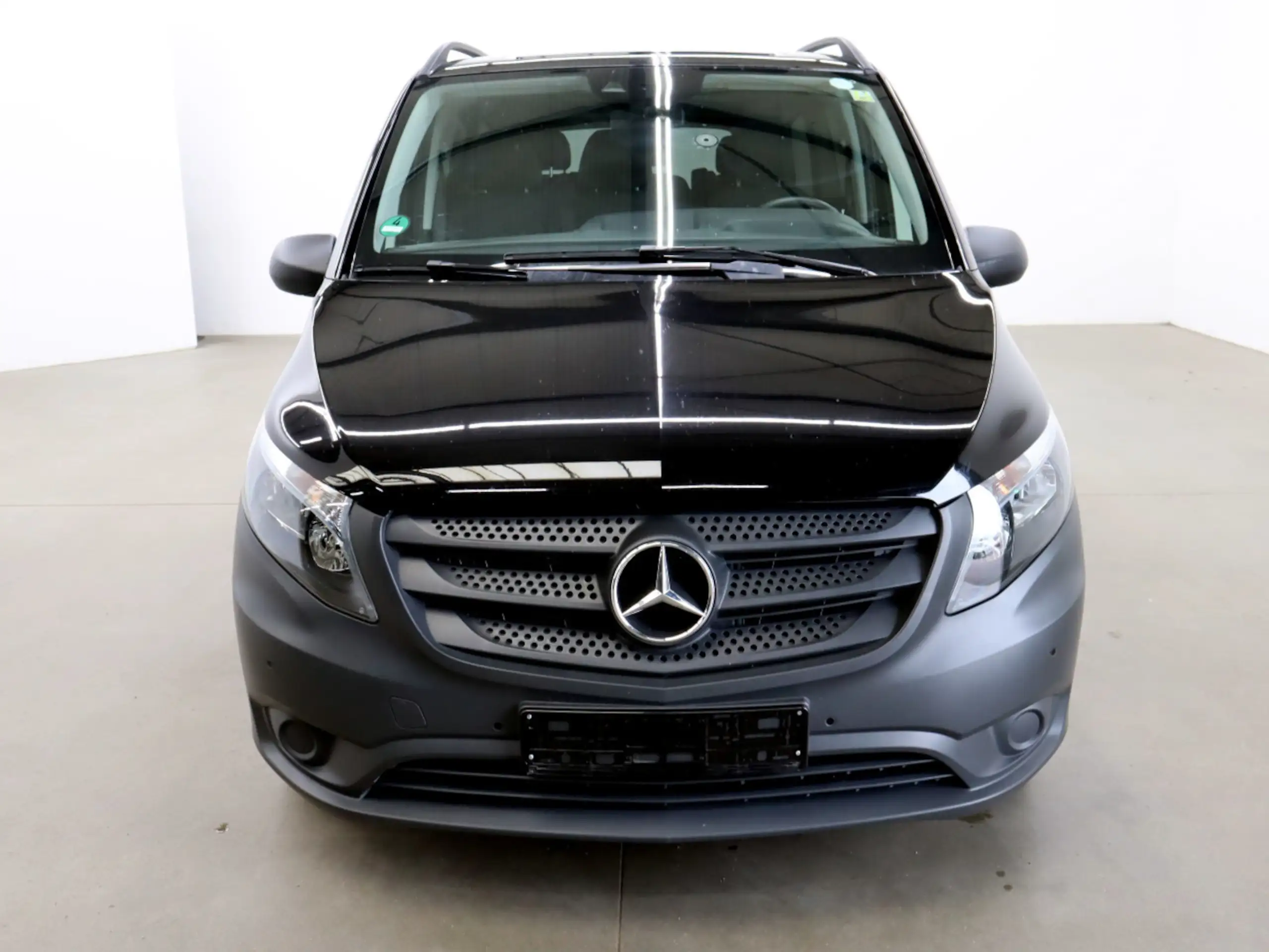 Mercedes-Benz - Vito