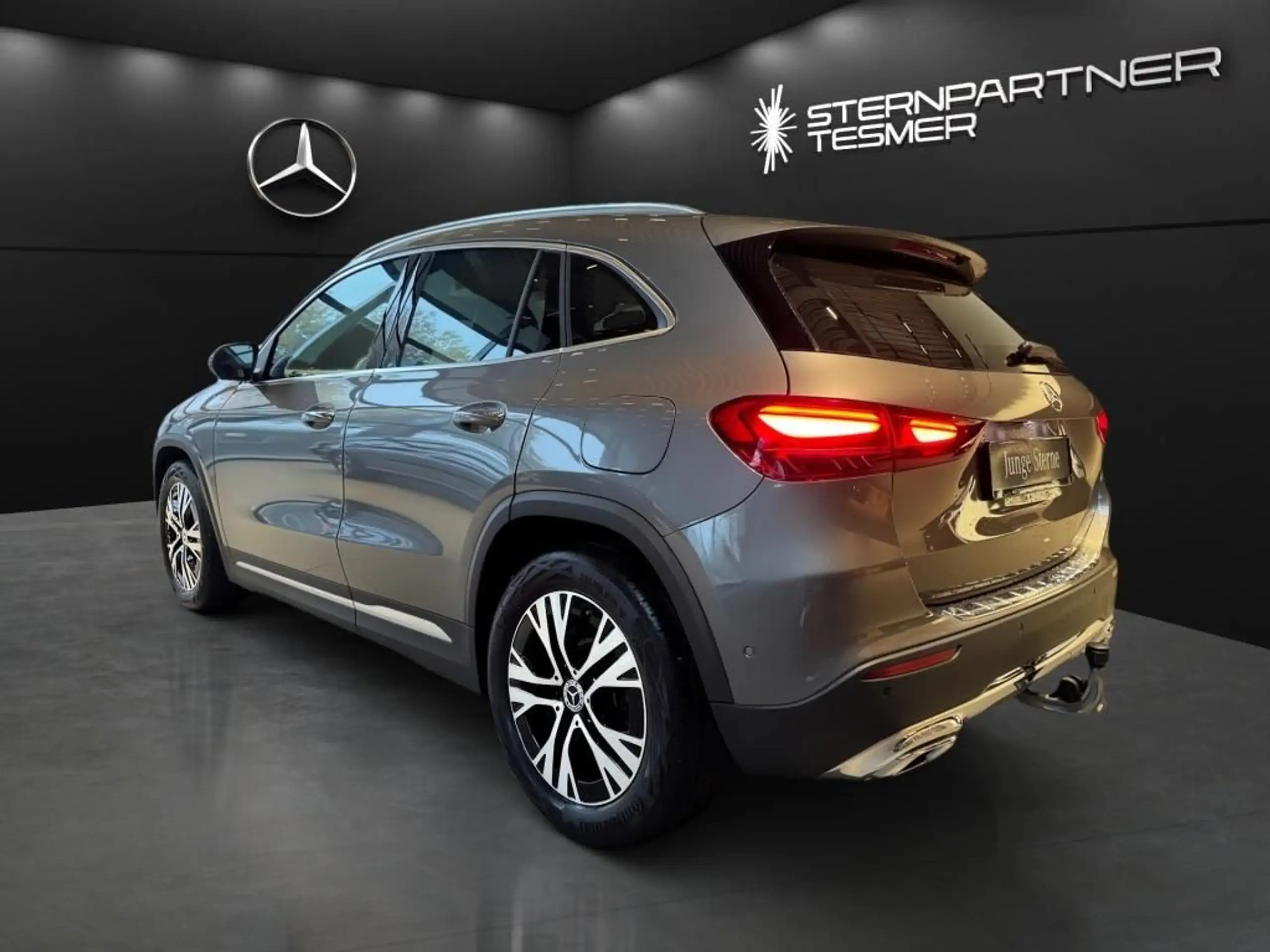 Mercedes-Benz - GLA 200