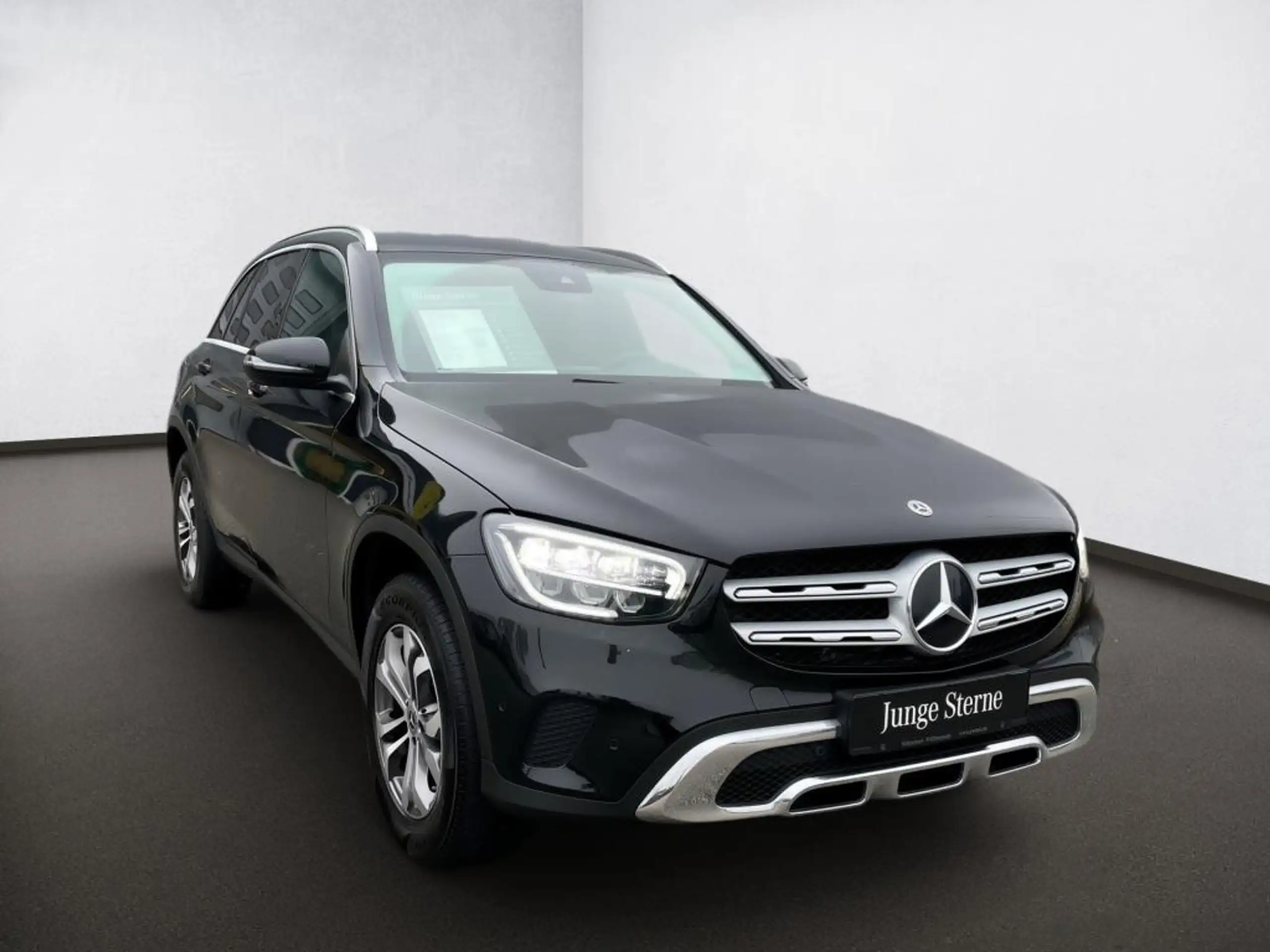 Mercedes-Benz - GLC 200