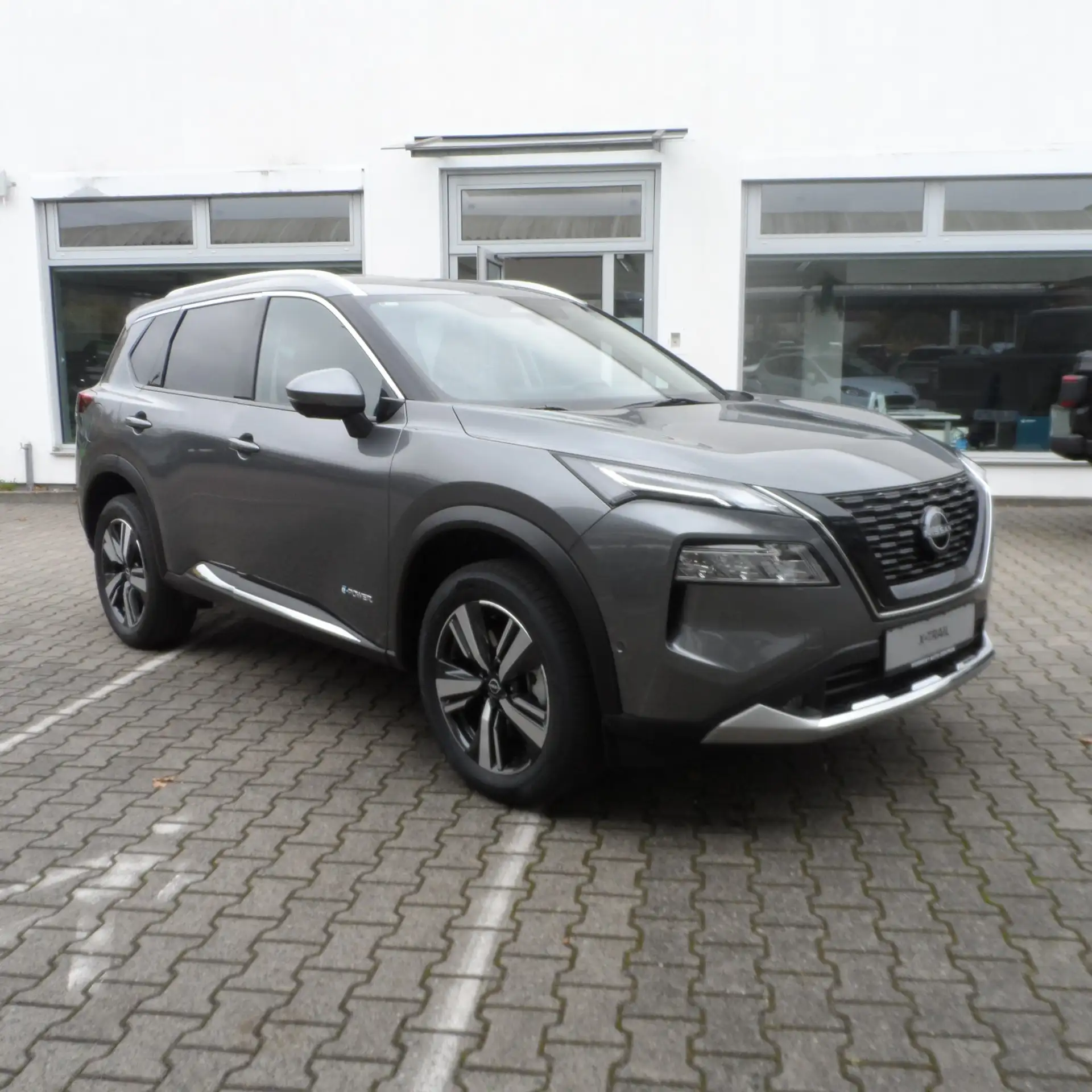 Nissan - X-Trail