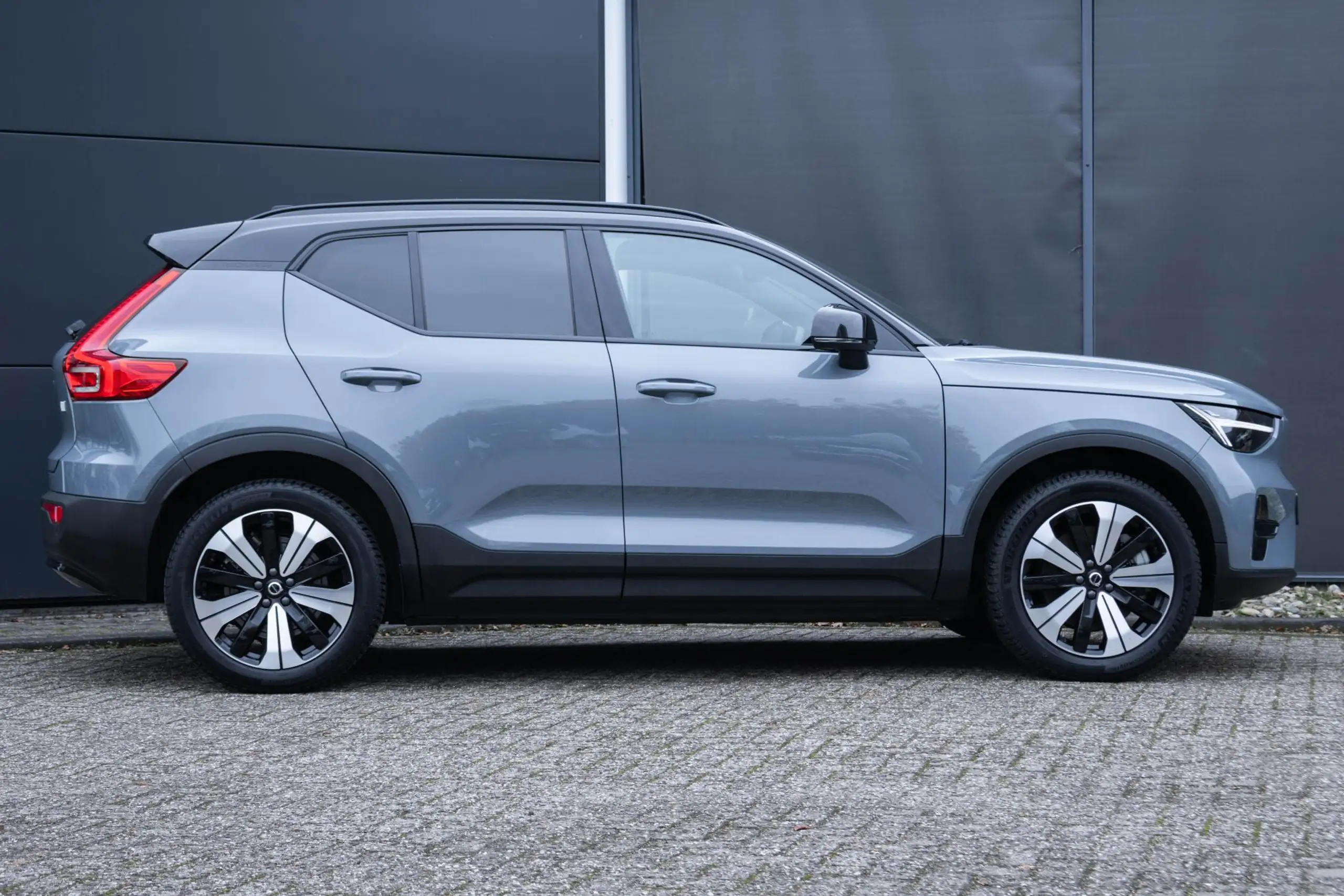 Volvo - XC40