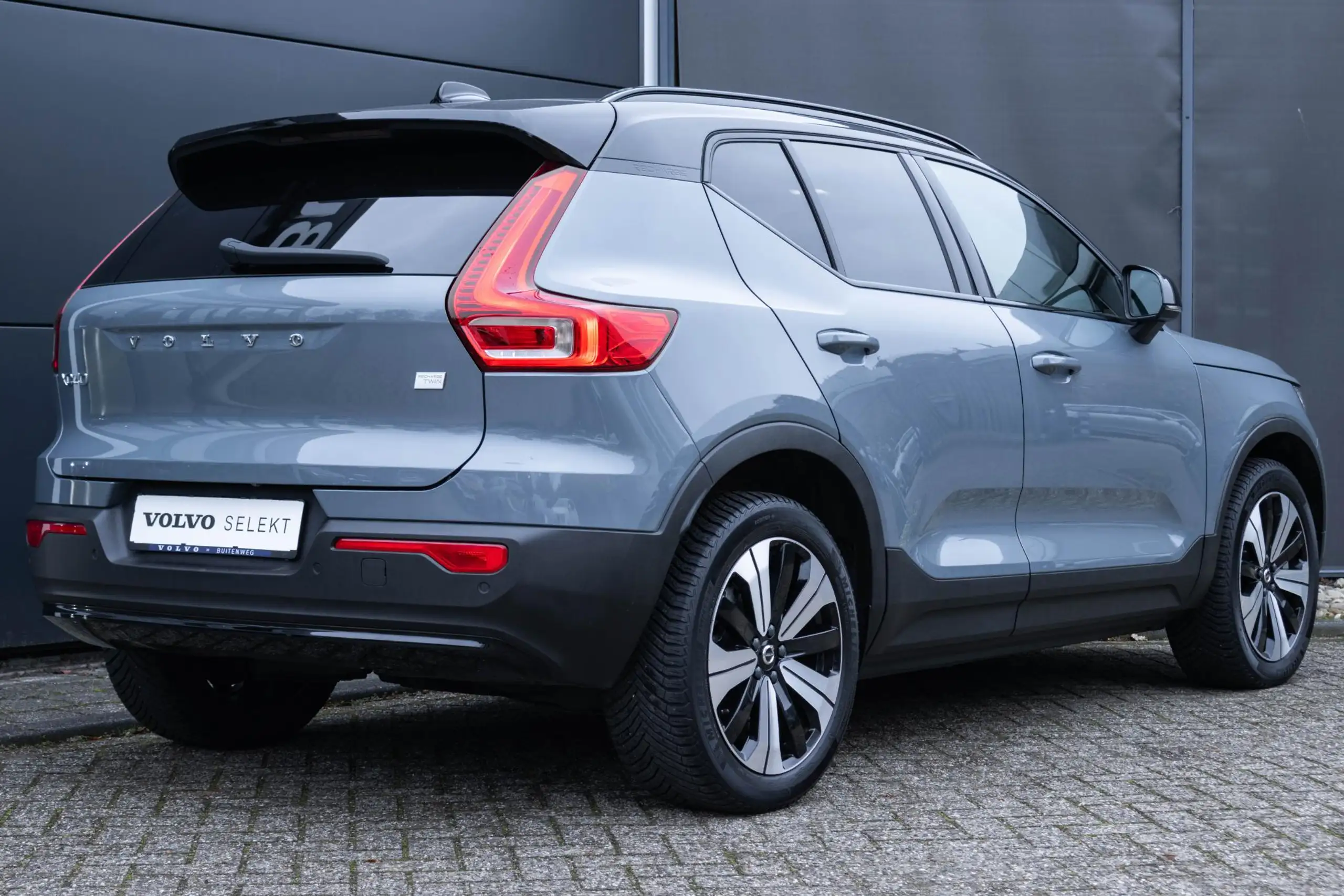 Volvo - XC40