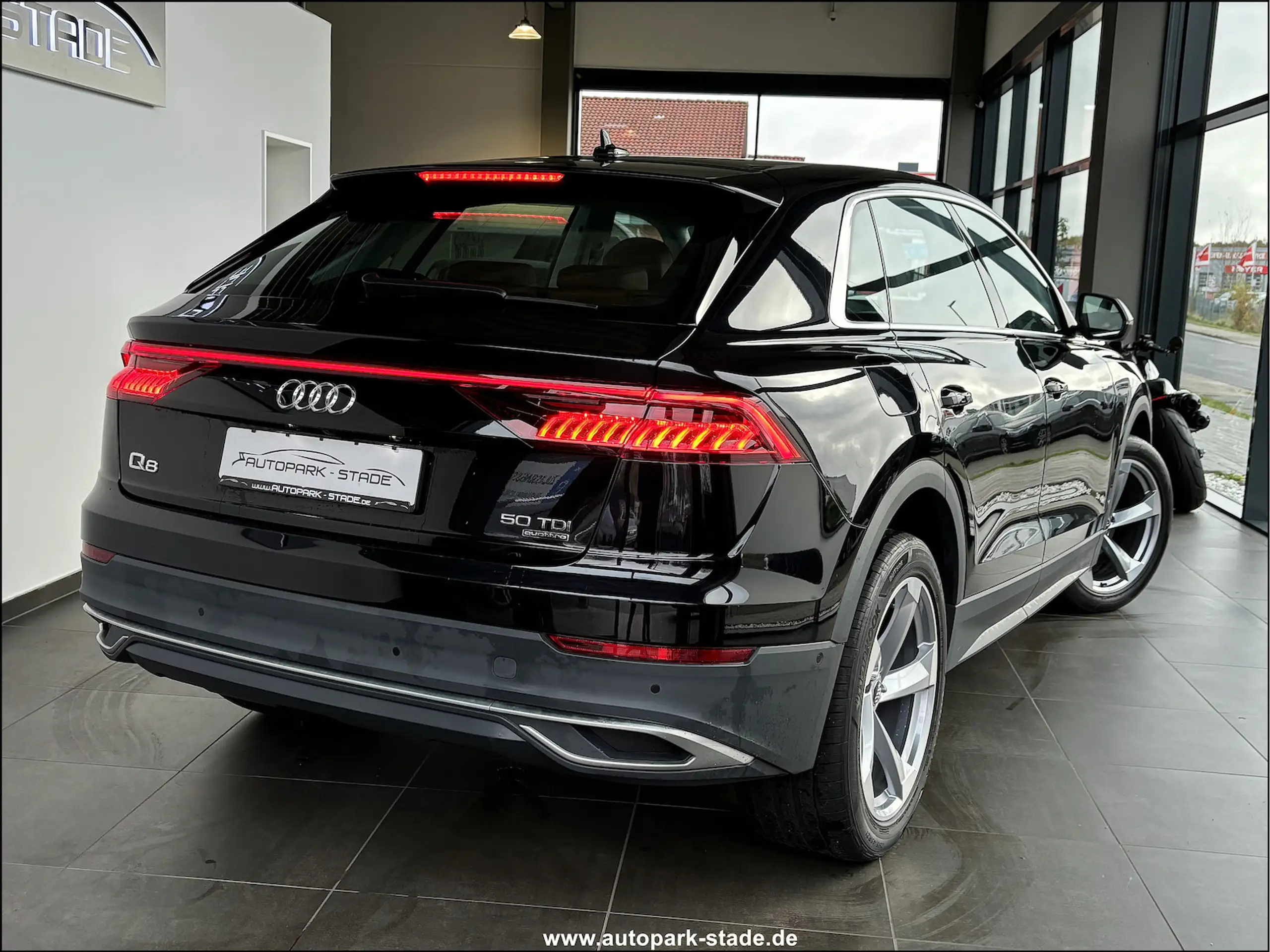 Audi - Q8