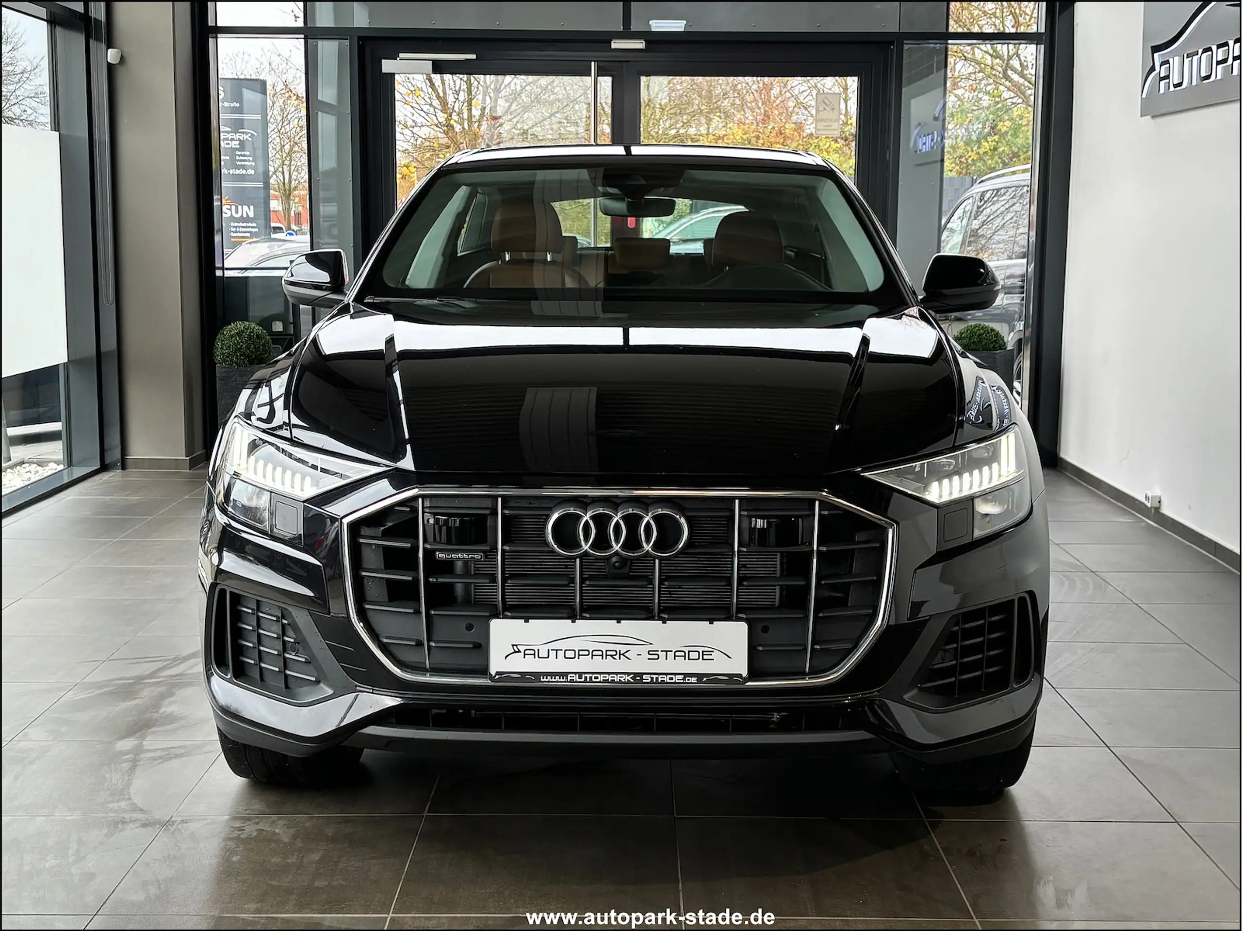 Audi - Q8