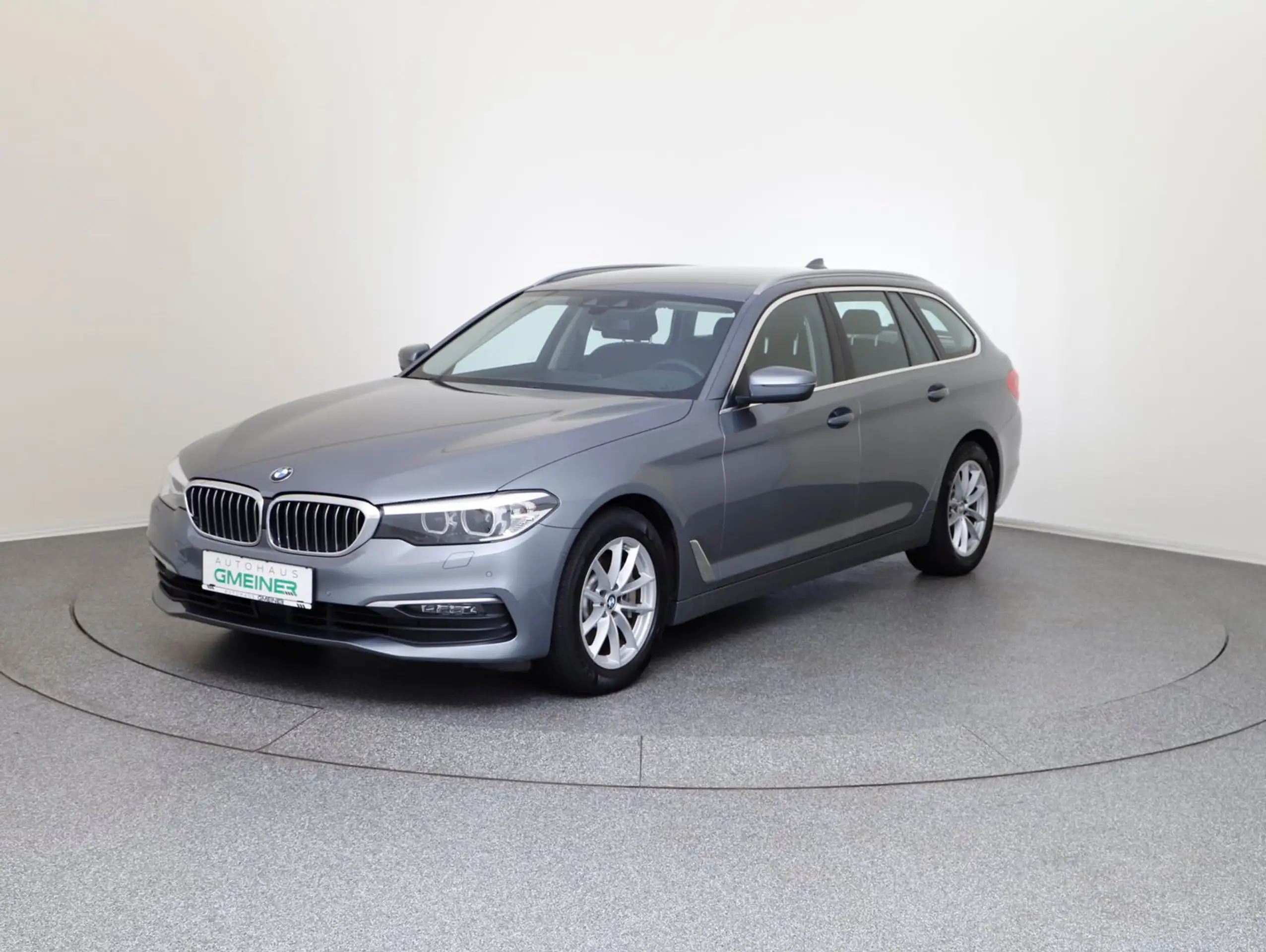 BMW - 530