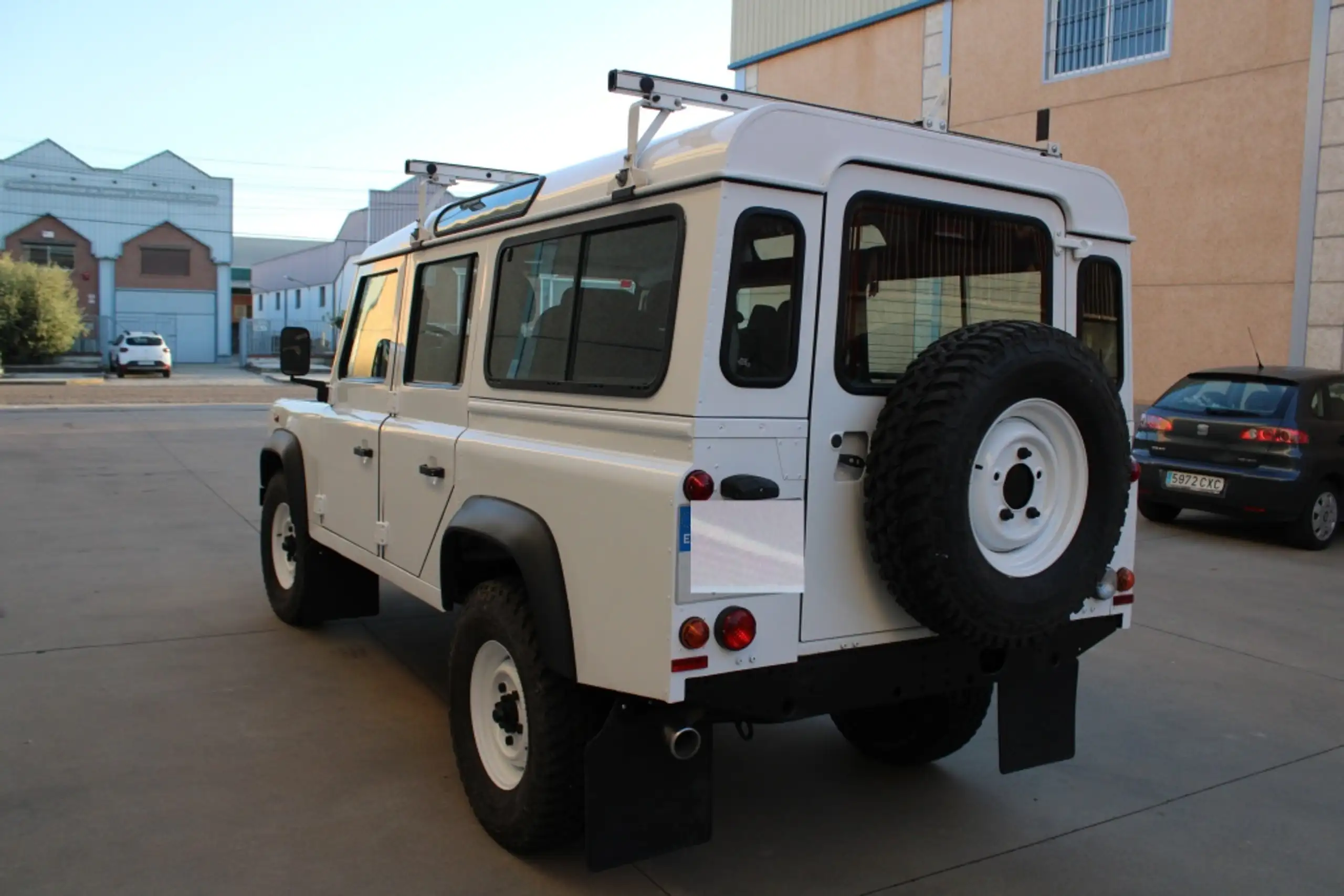 Land Rover - Defender