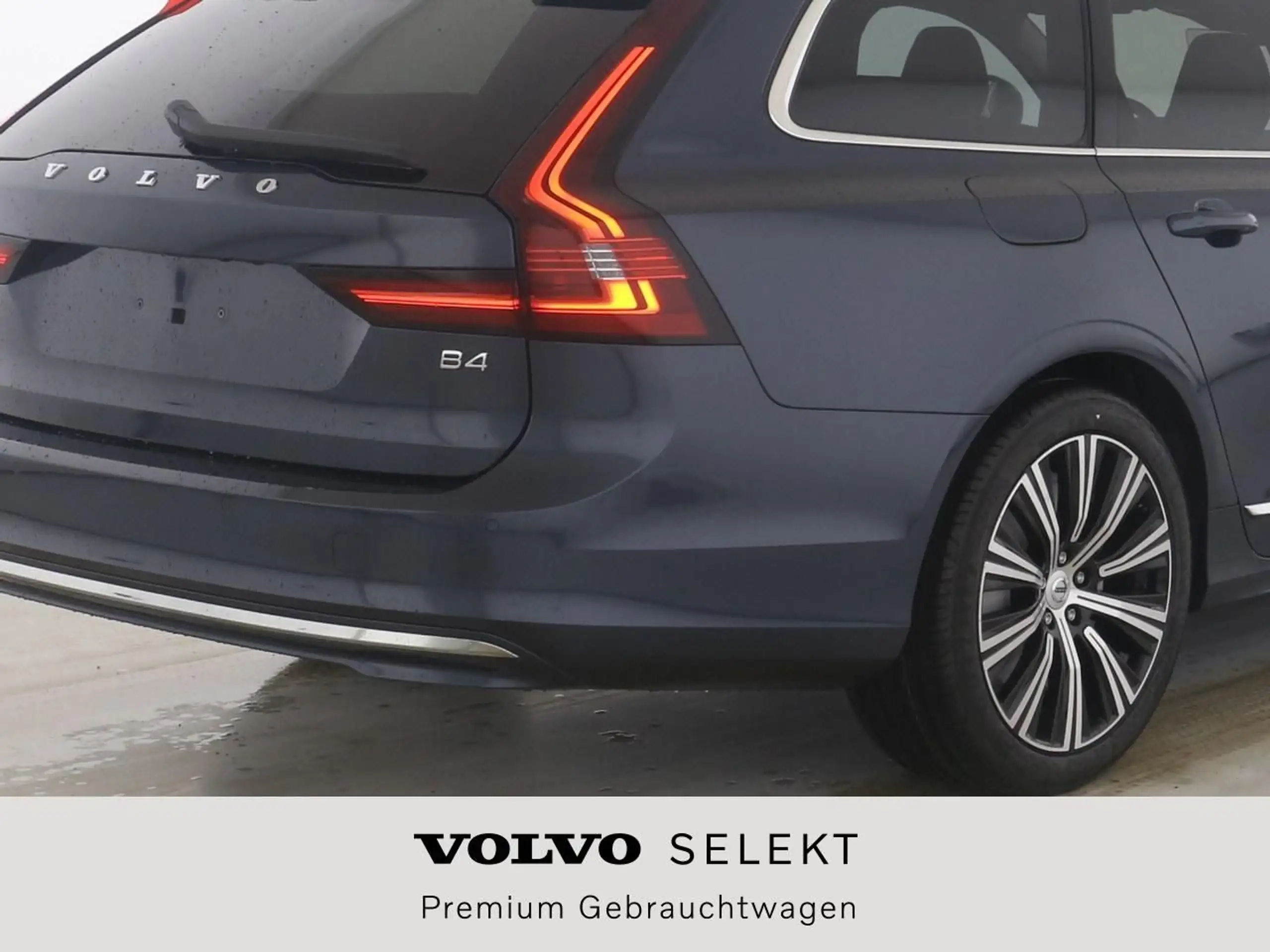 Volvo - V90