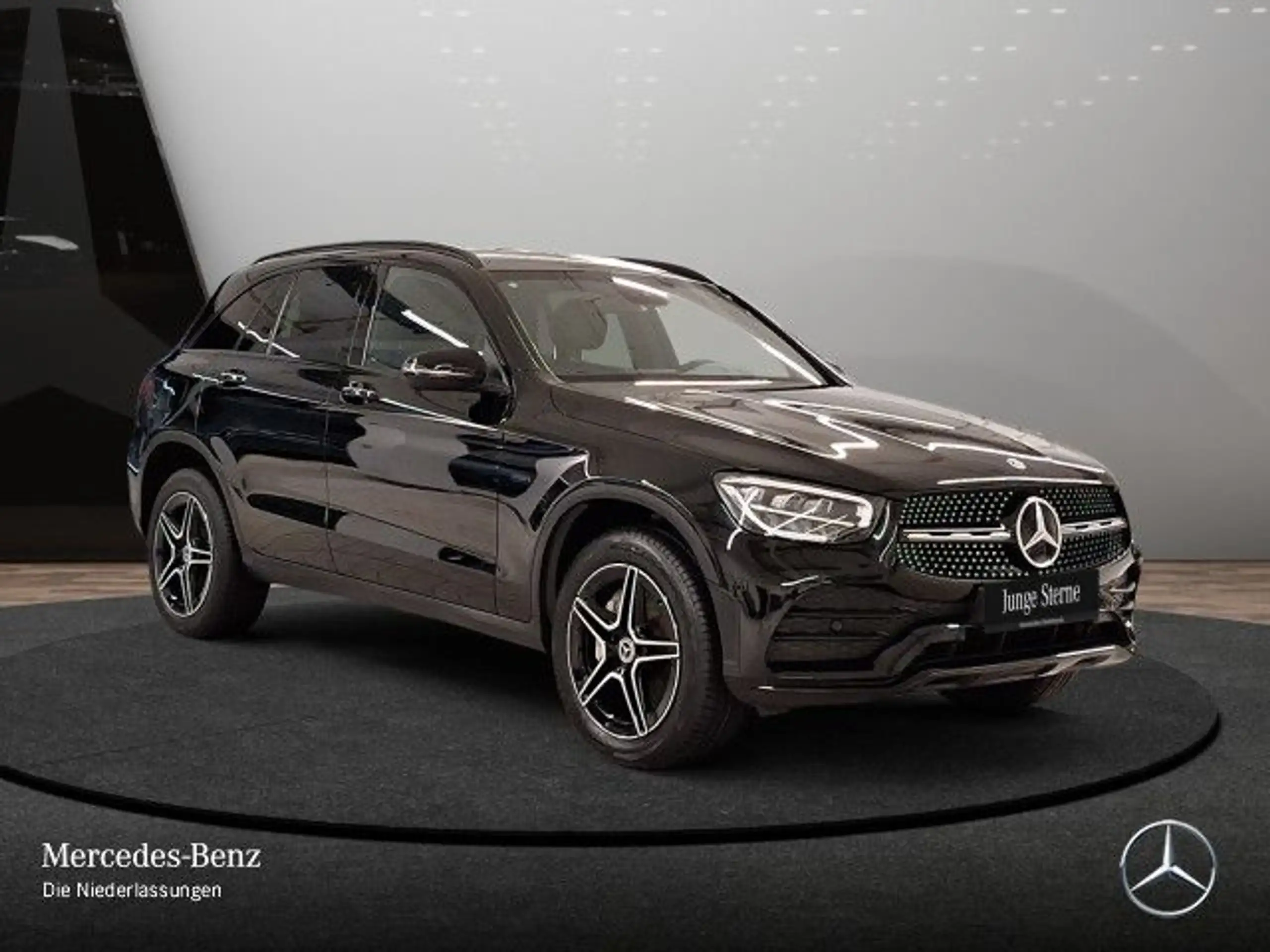 Mercedes-Benz - GLC 300