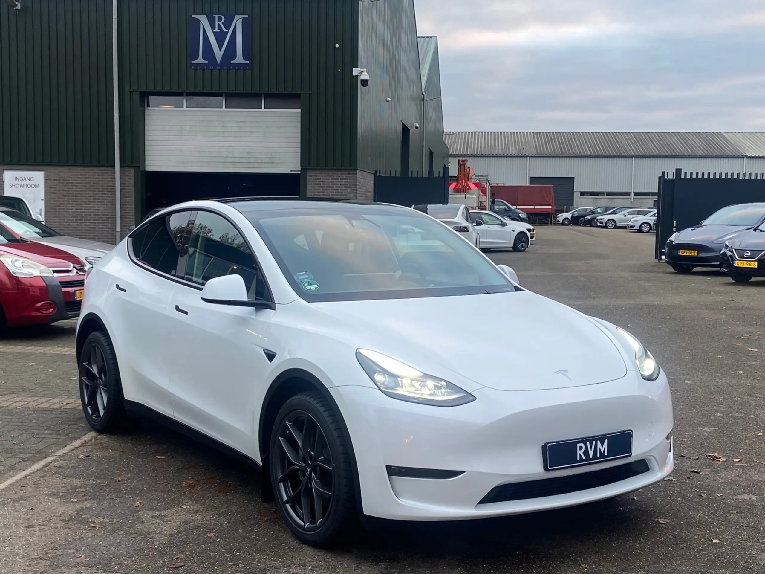 Tesla - Model Y