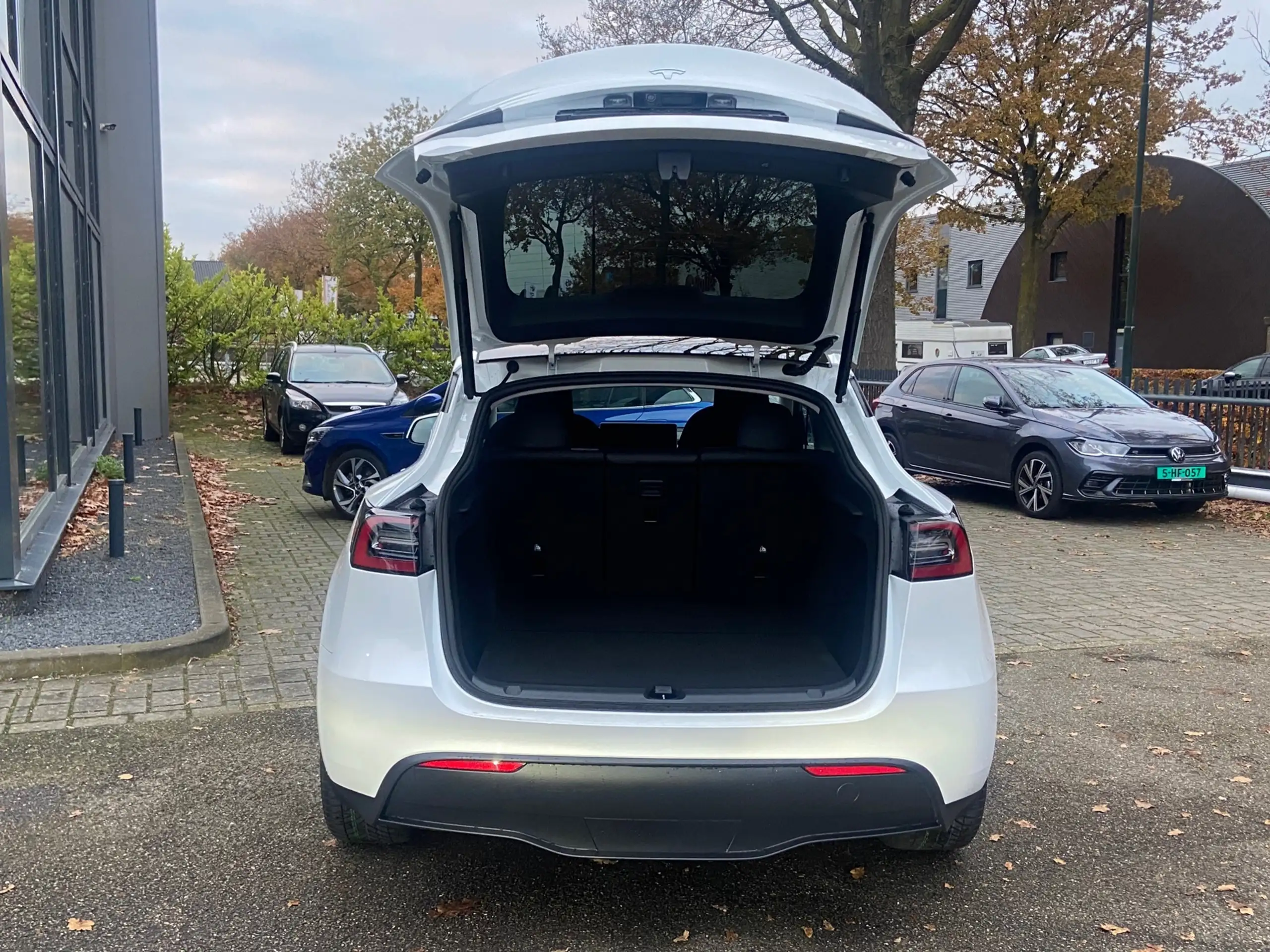 Tesla - Model Y