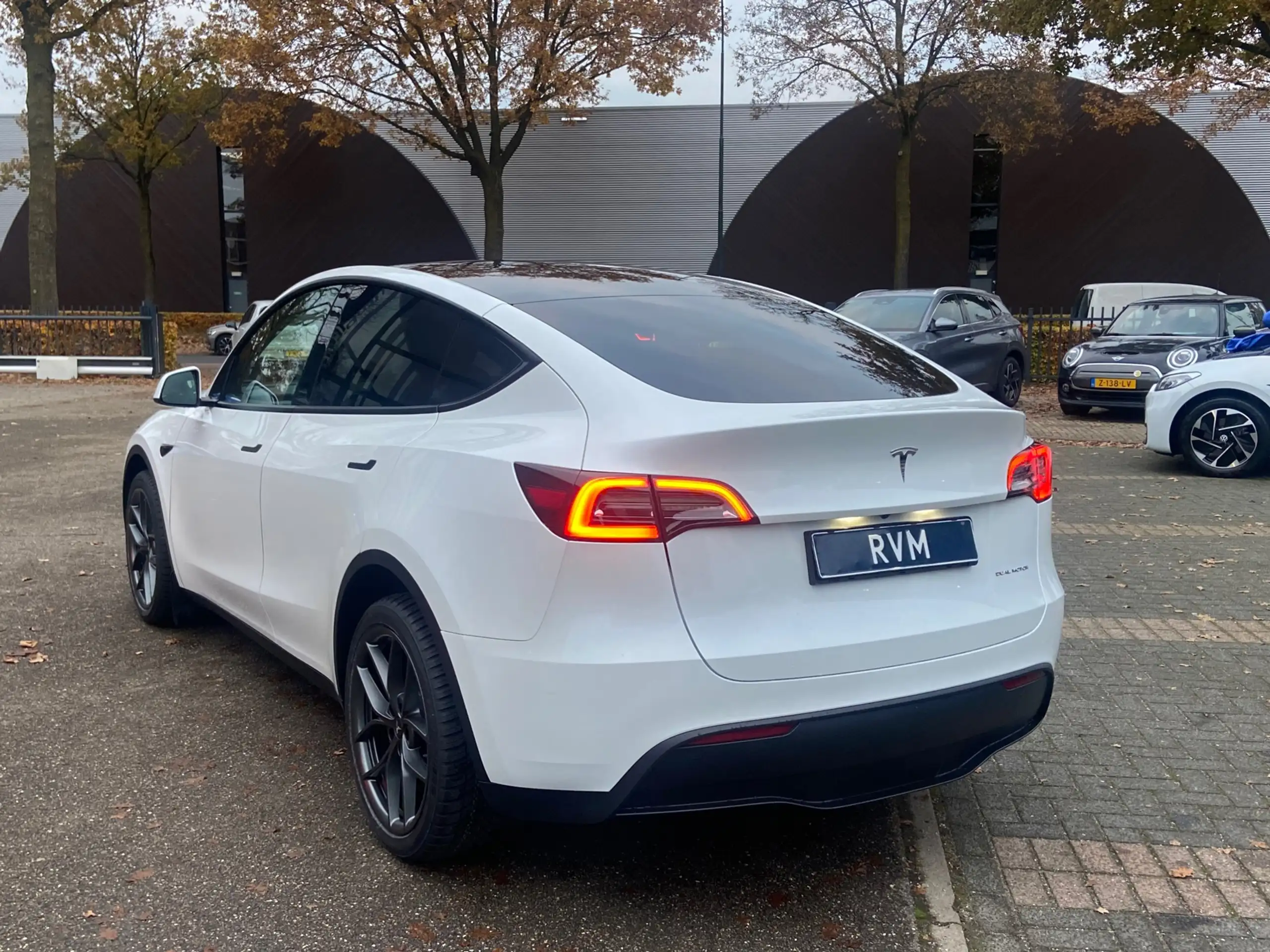 Tesla - Model Y