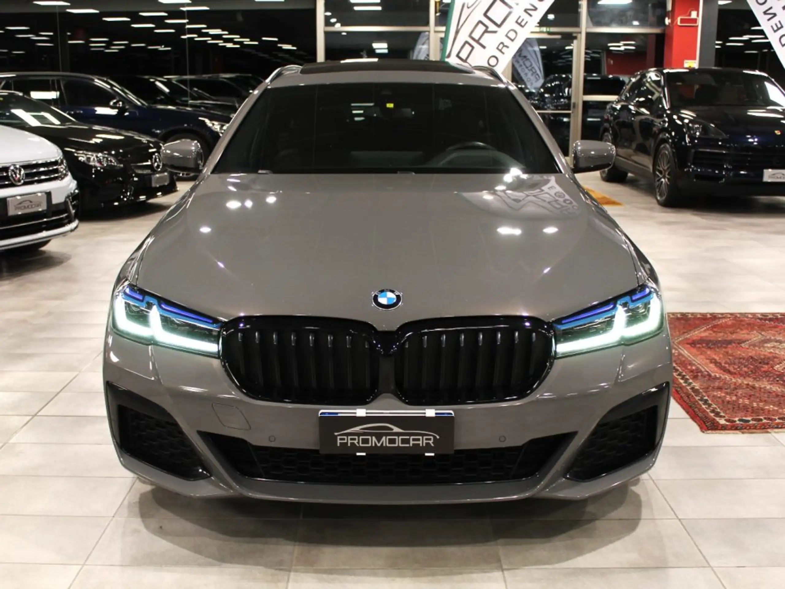 BMW - 530