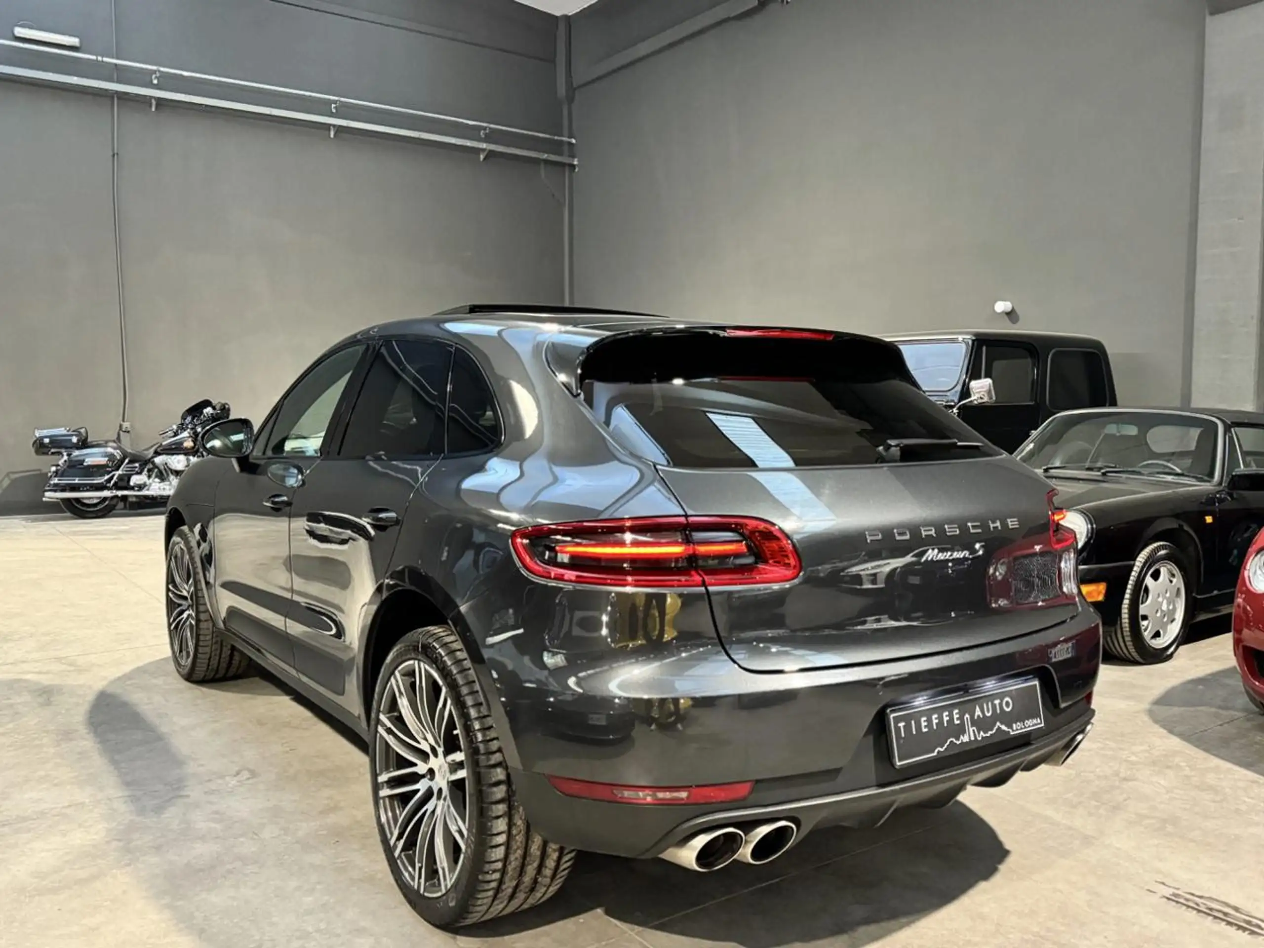 Porsche - Macan