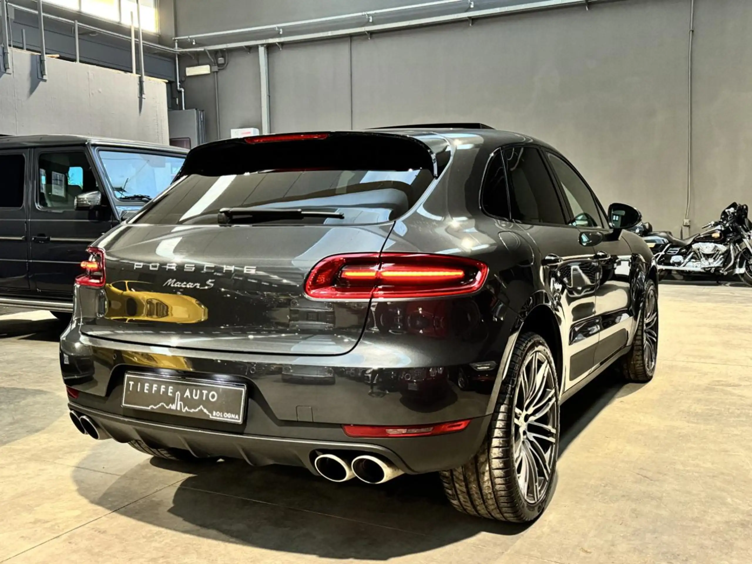 Porsche - Macan