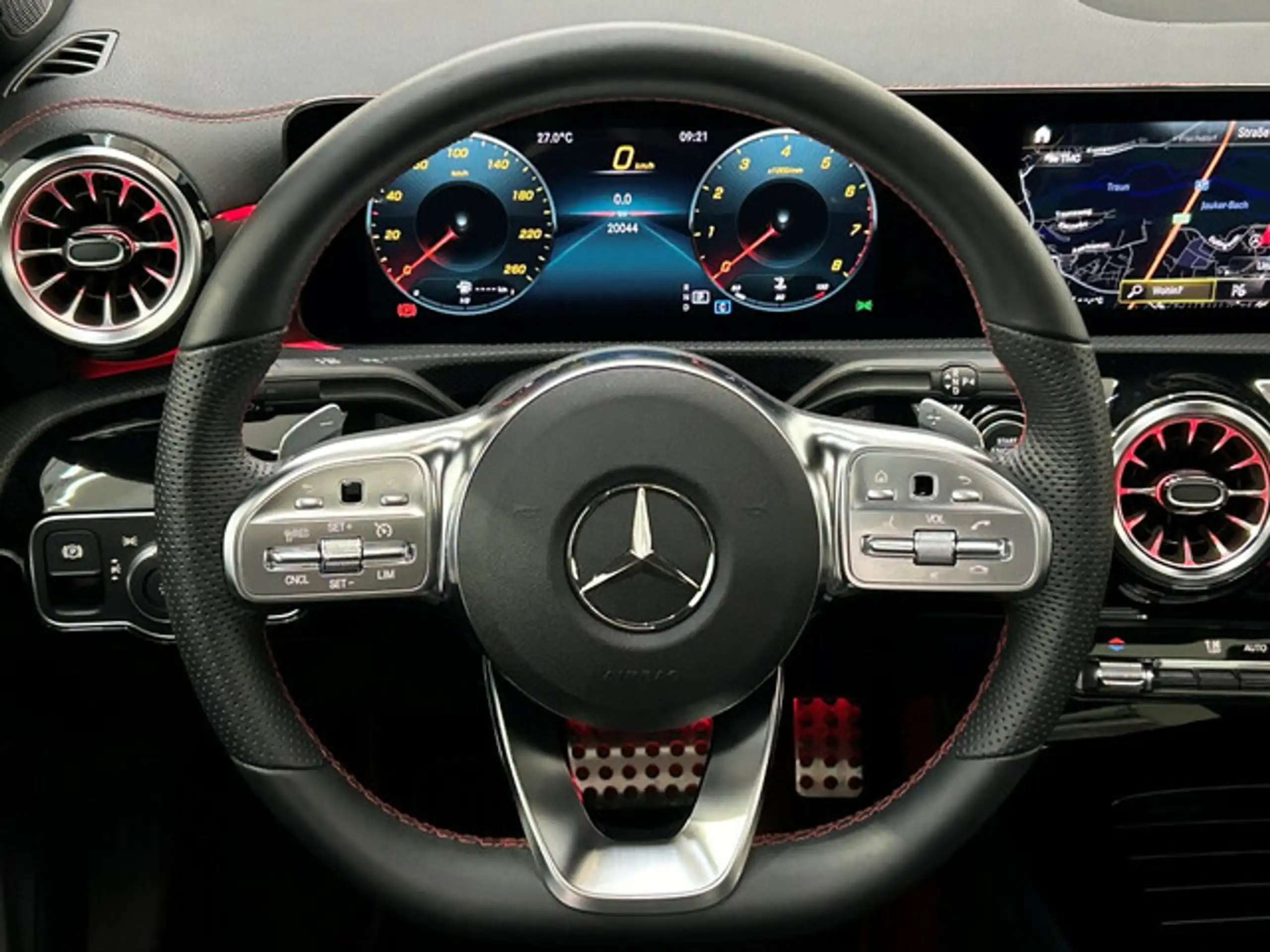 Mercedes-Benz - CLA 200