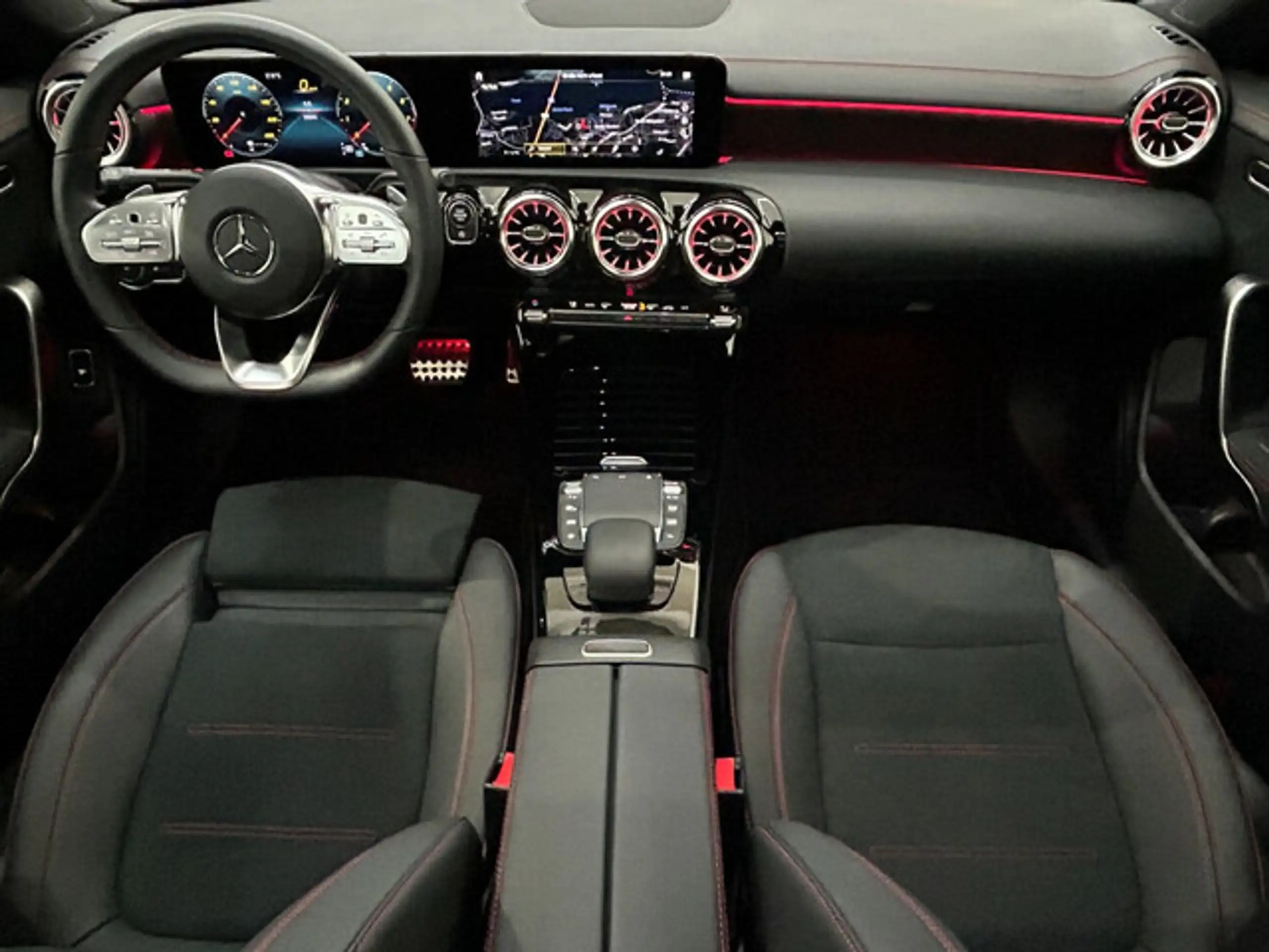 Mercedes-Benz - CLA 200