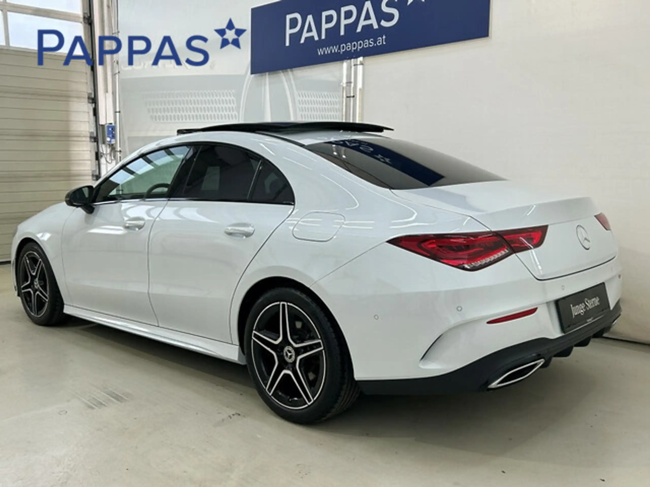 Mercedes-Benz - CLA 200