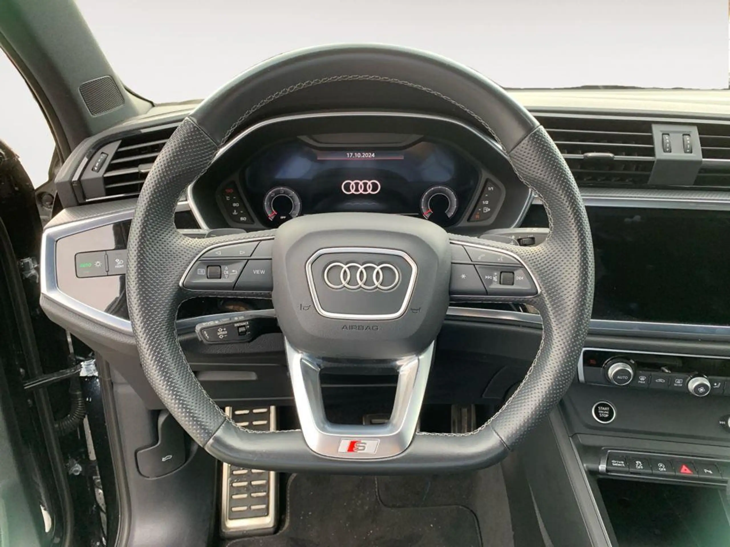 Audi - Q3