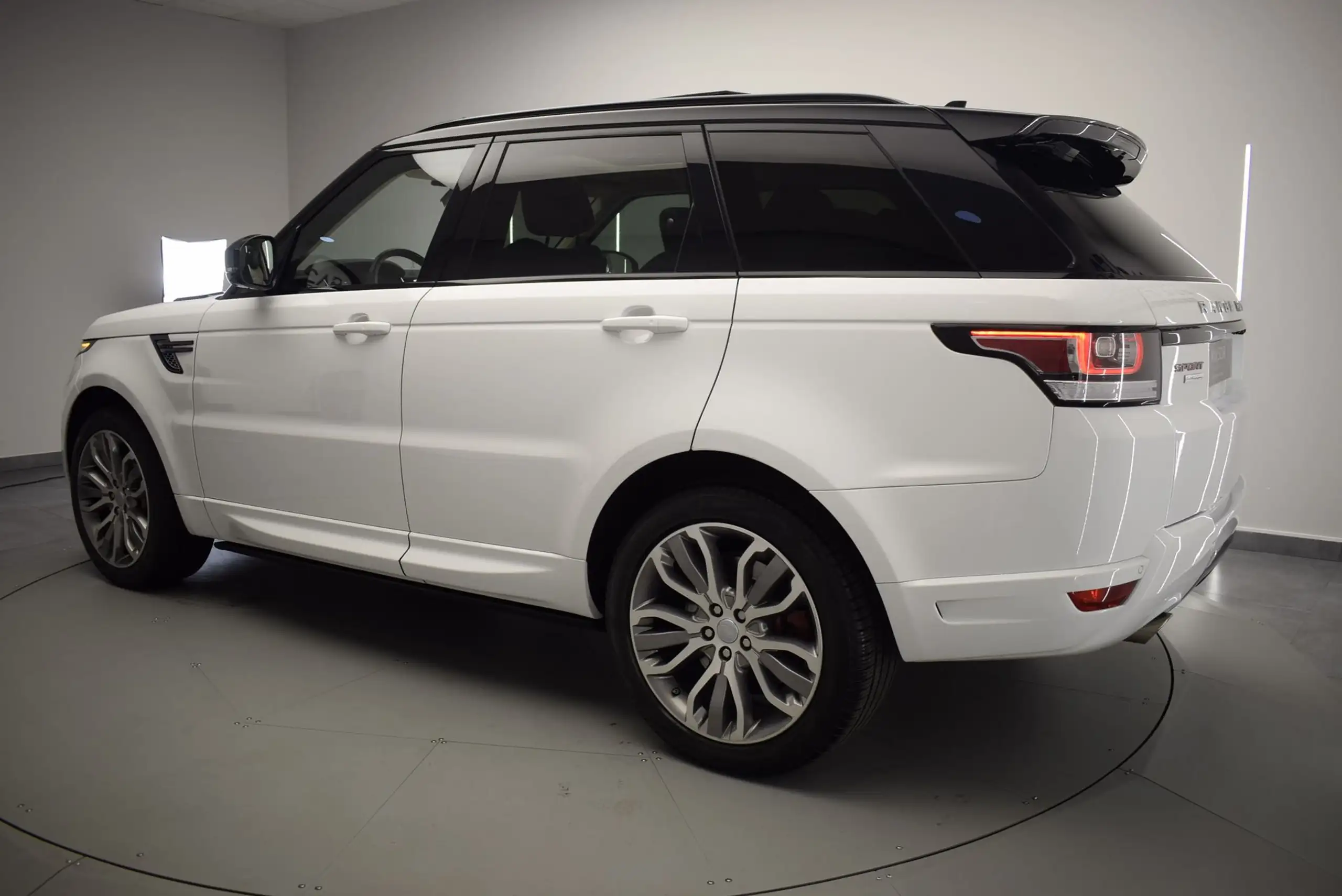 Land Rover - Range Rover Sport