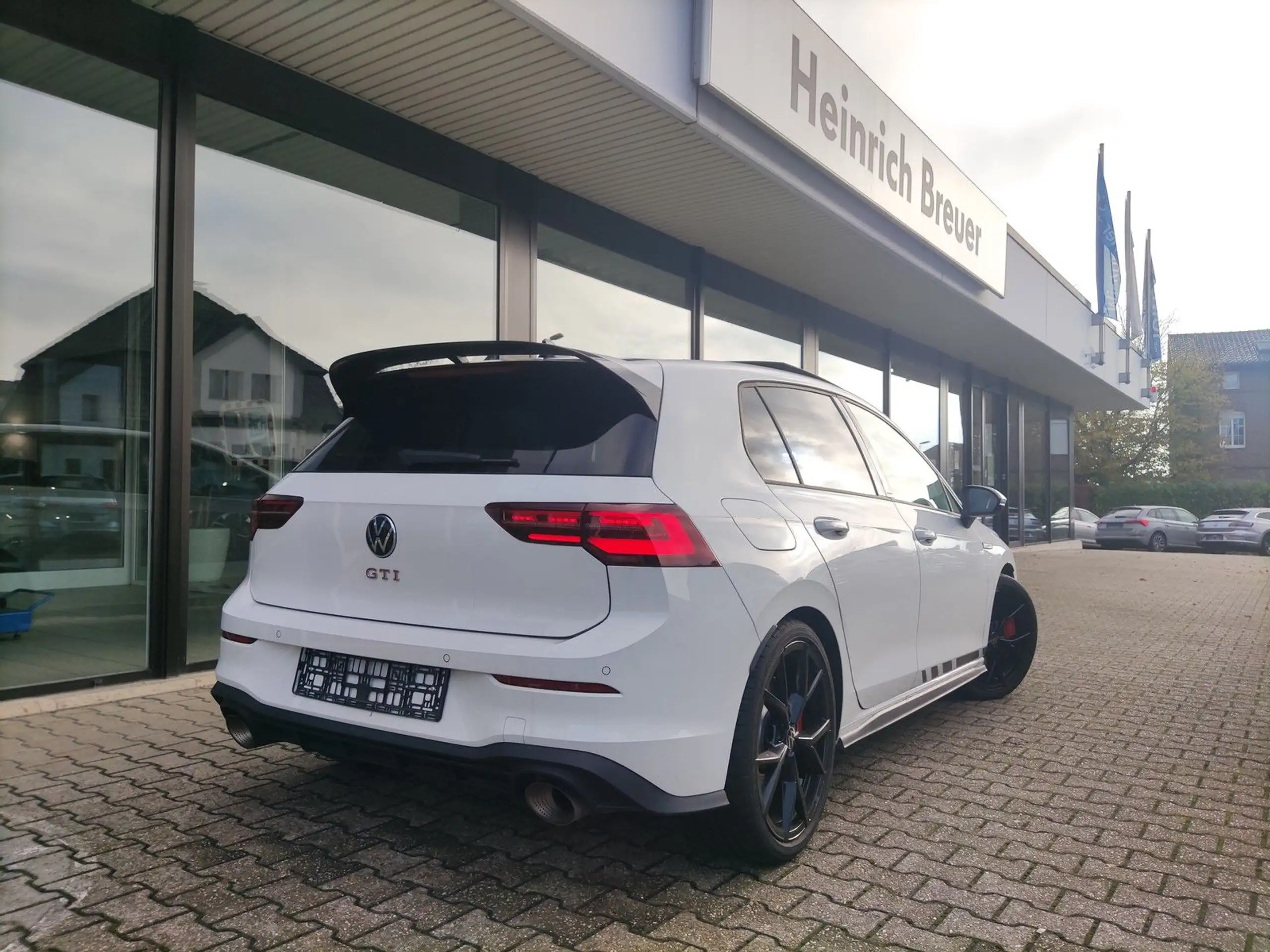 Volkswagen - Golf