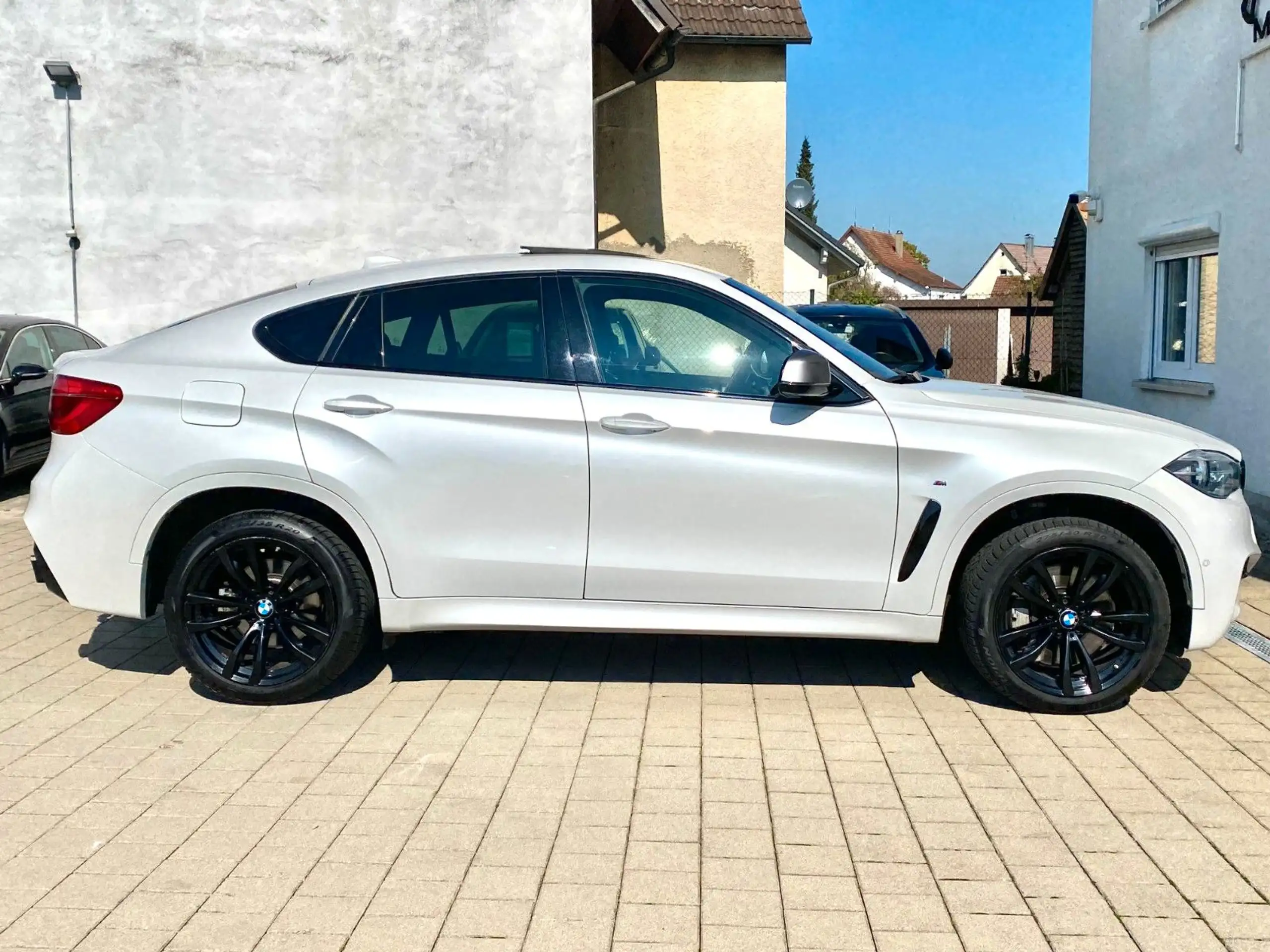 BMW - X6