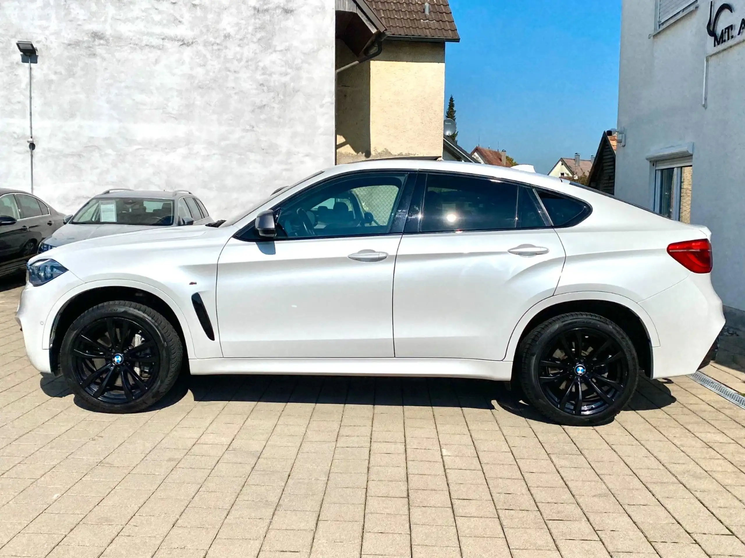 BMW - X6