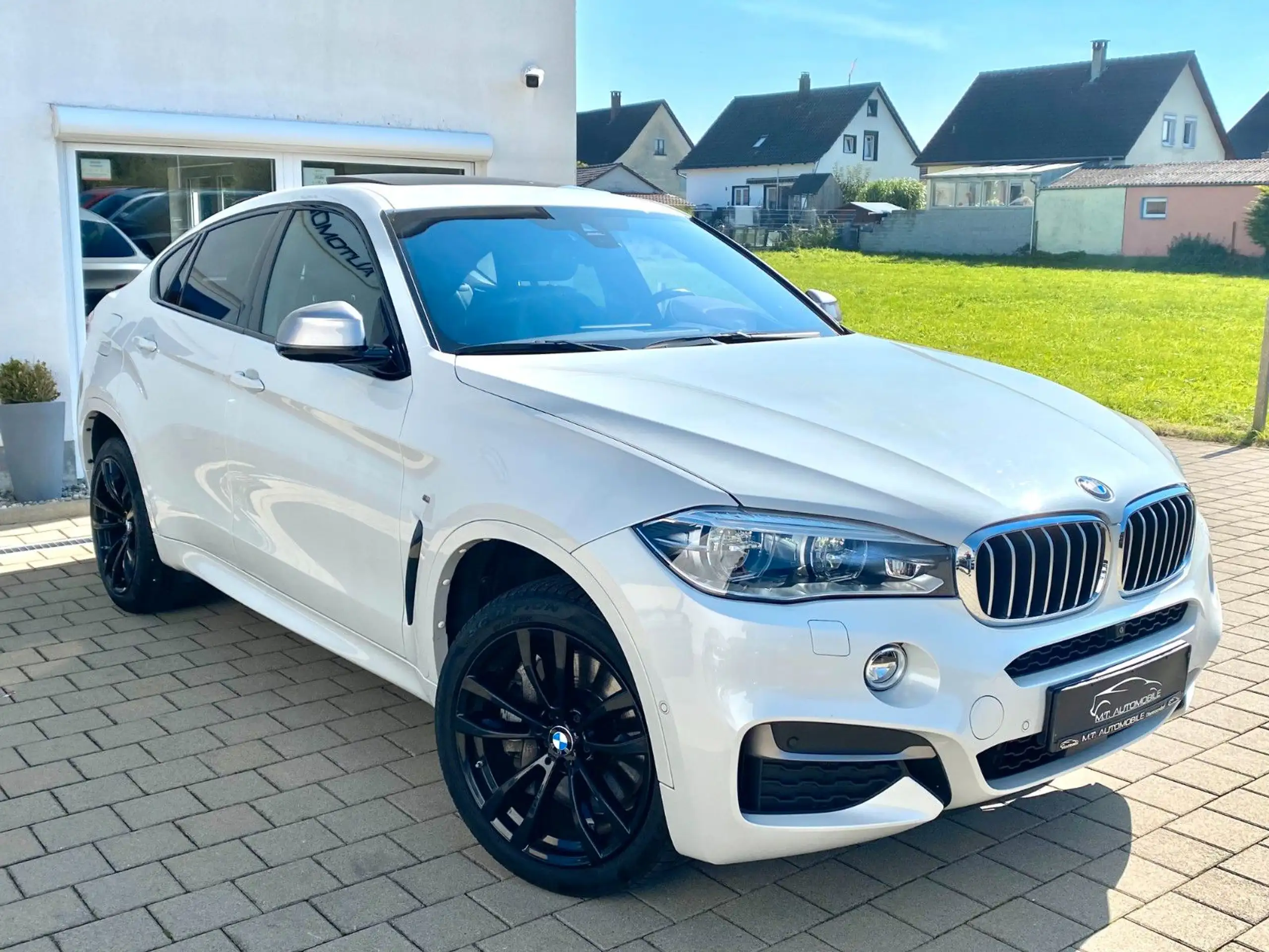 BMW - X6