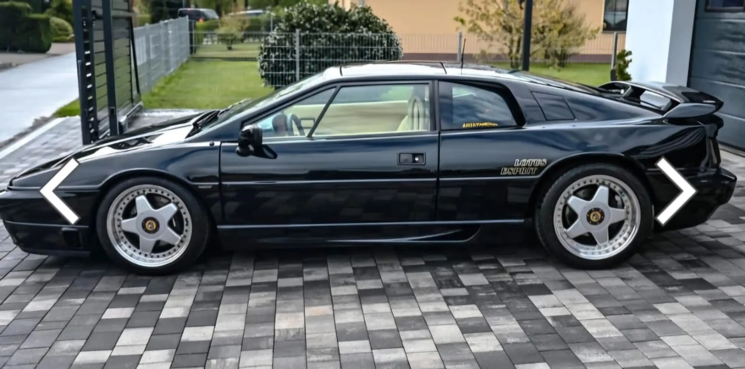 Lotus - Esprit