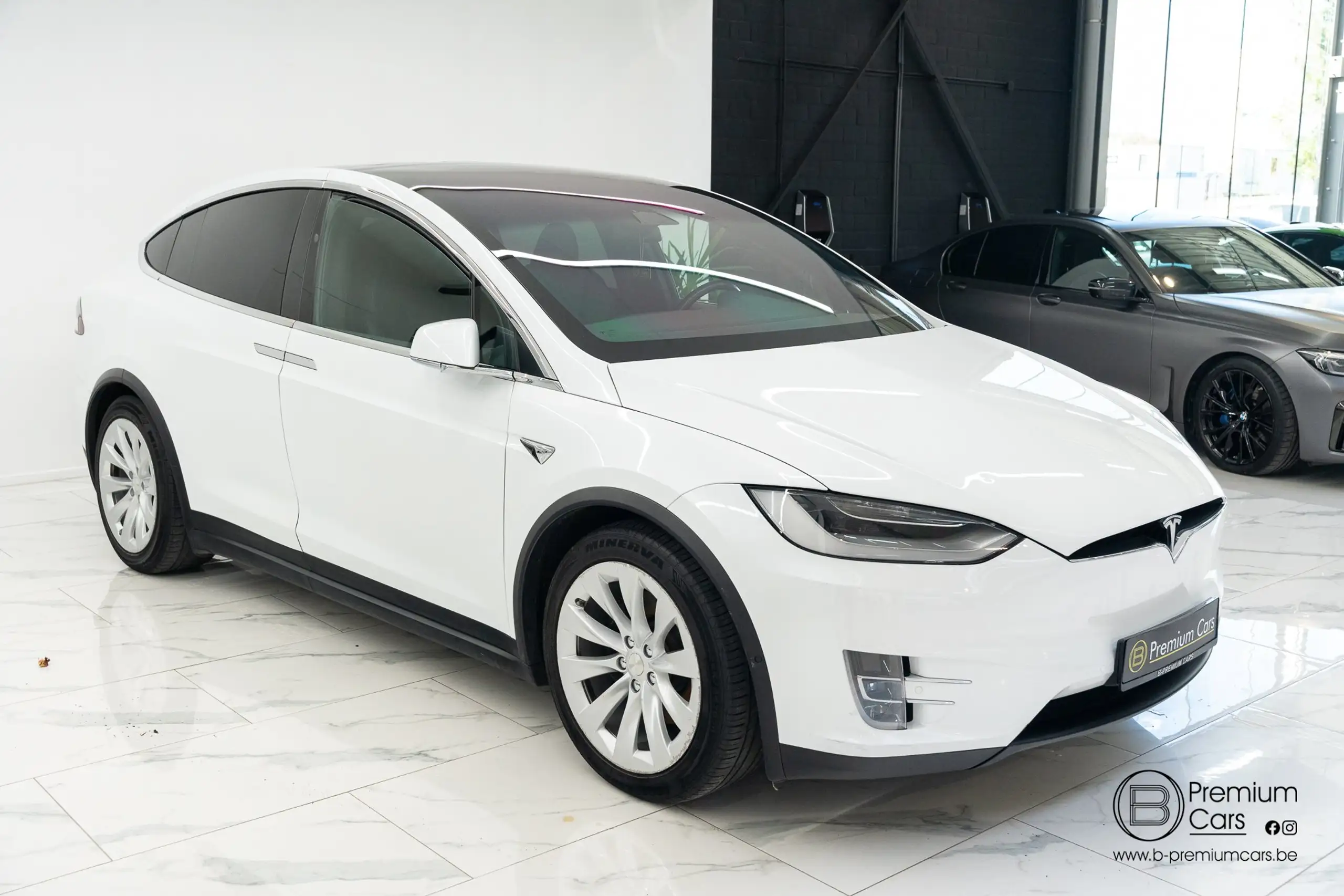 Tesla - Model X