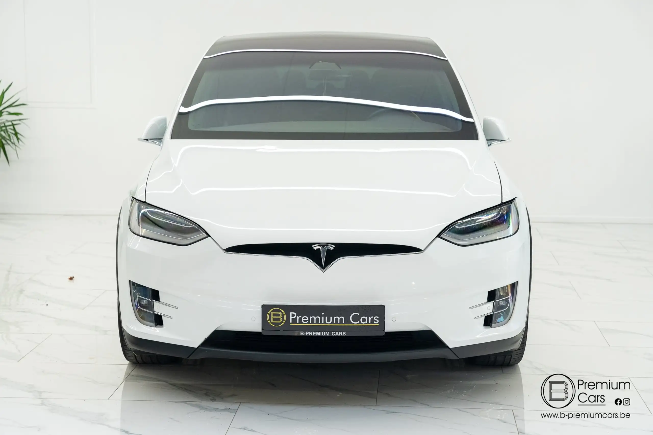 Tesla - Model X