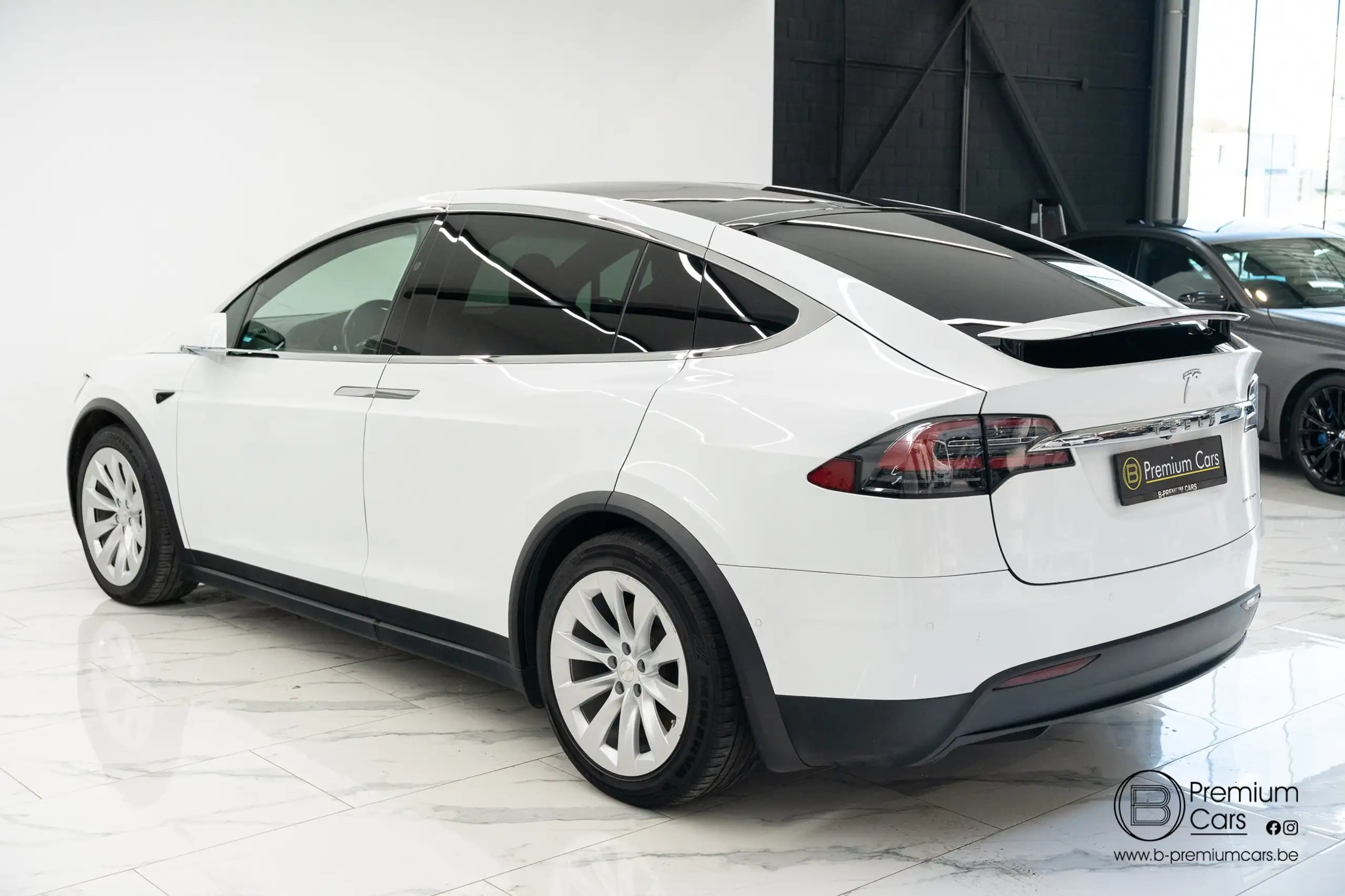 Tesla - Model X