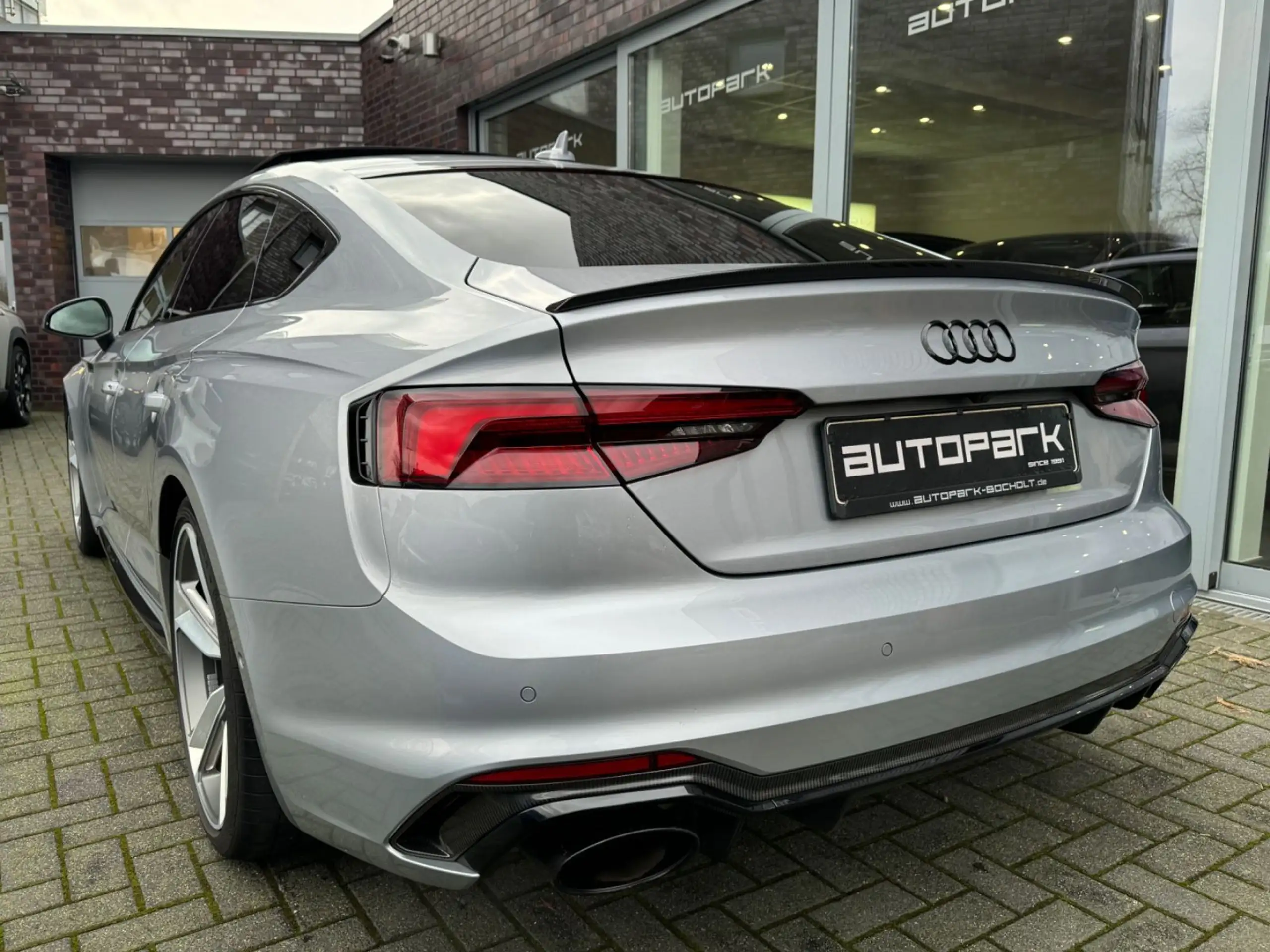 Audi - RS5