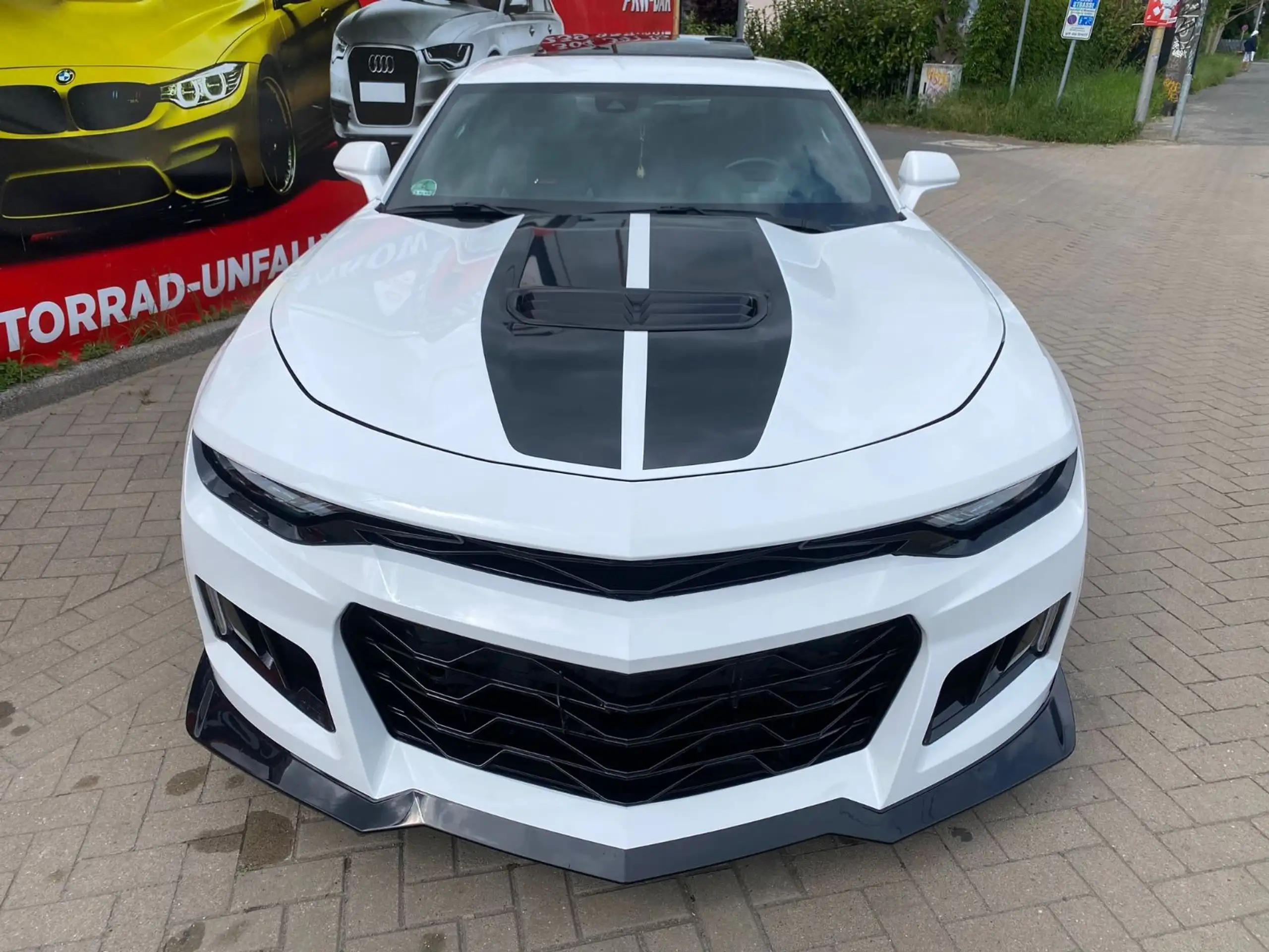 Chevrolet - Camaro