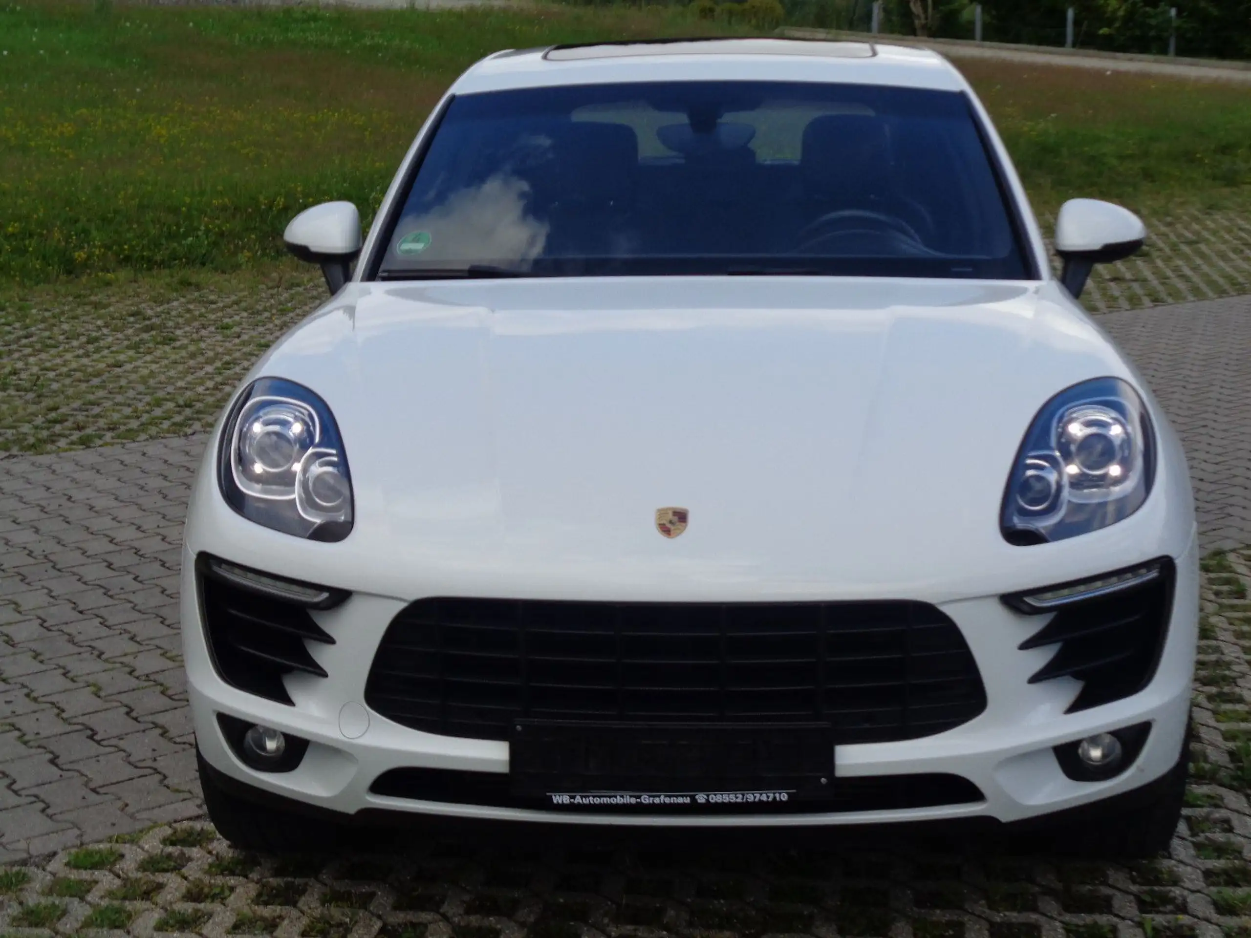 Porsche - Macan