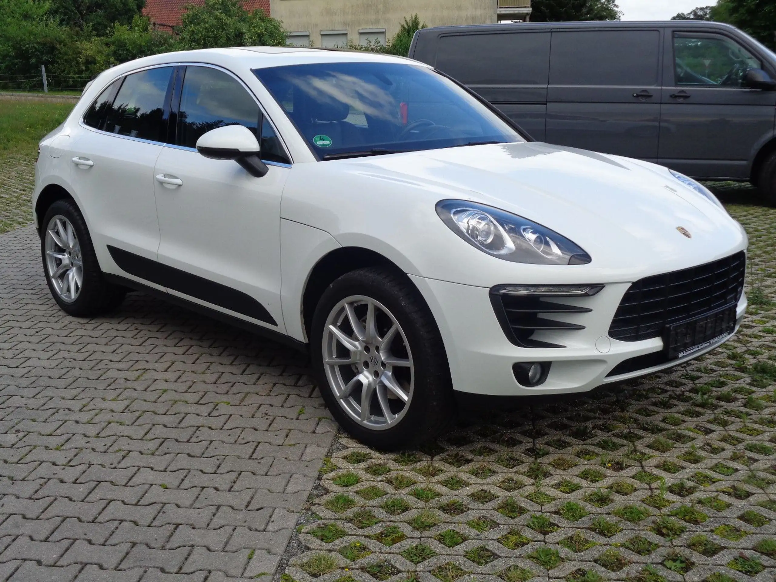 Porsche - Macan