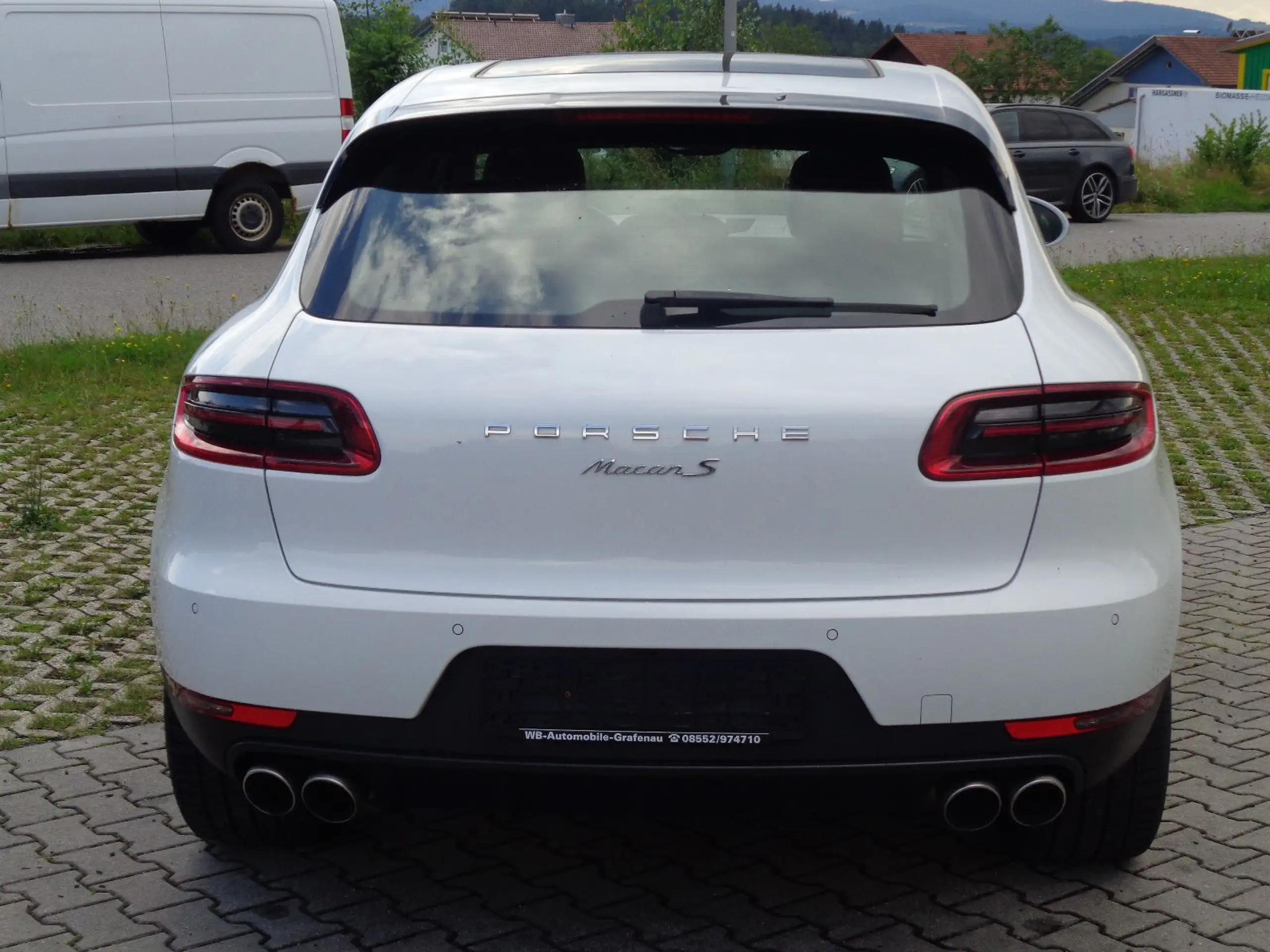 Porsche - Macan