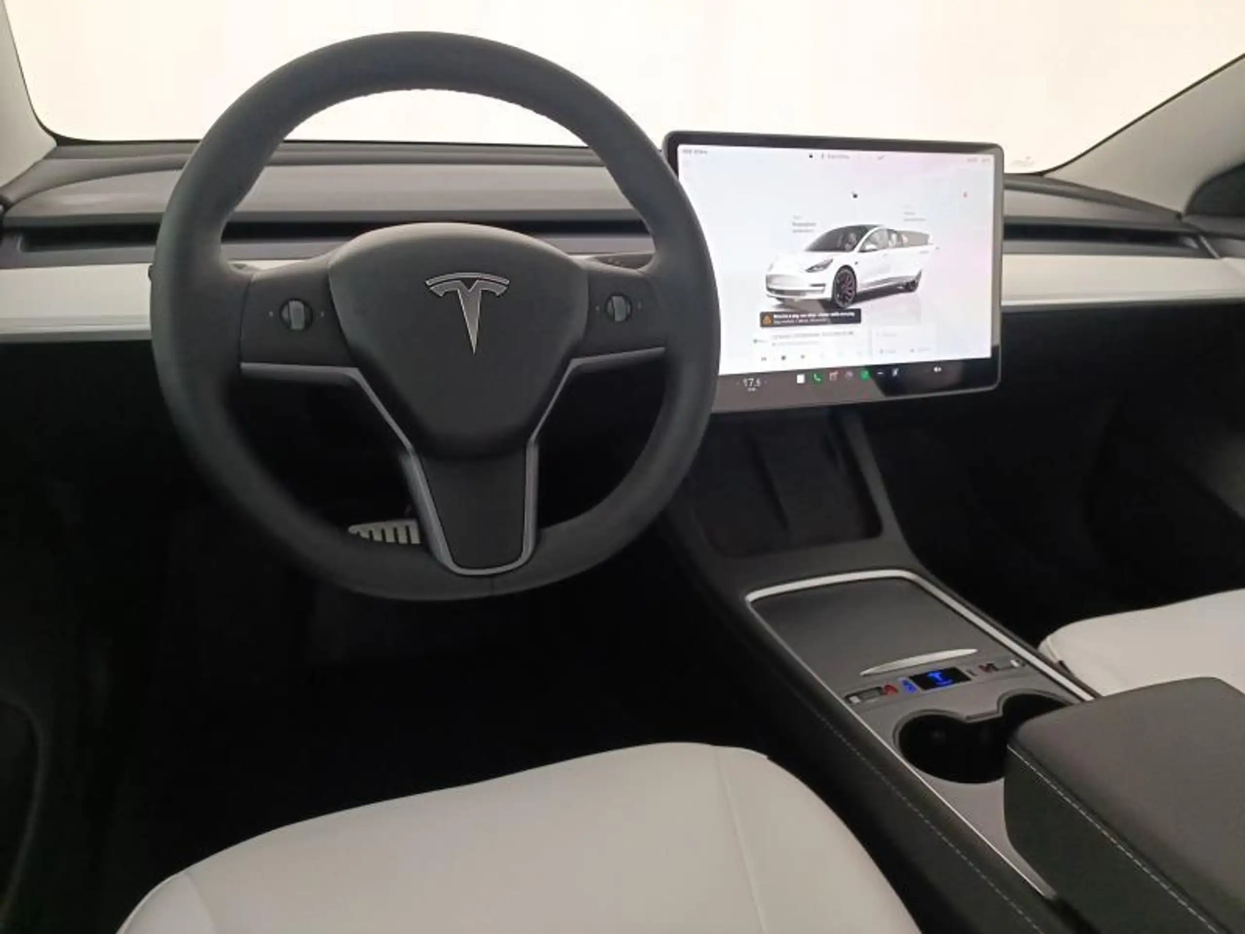 Tesla - Model 3