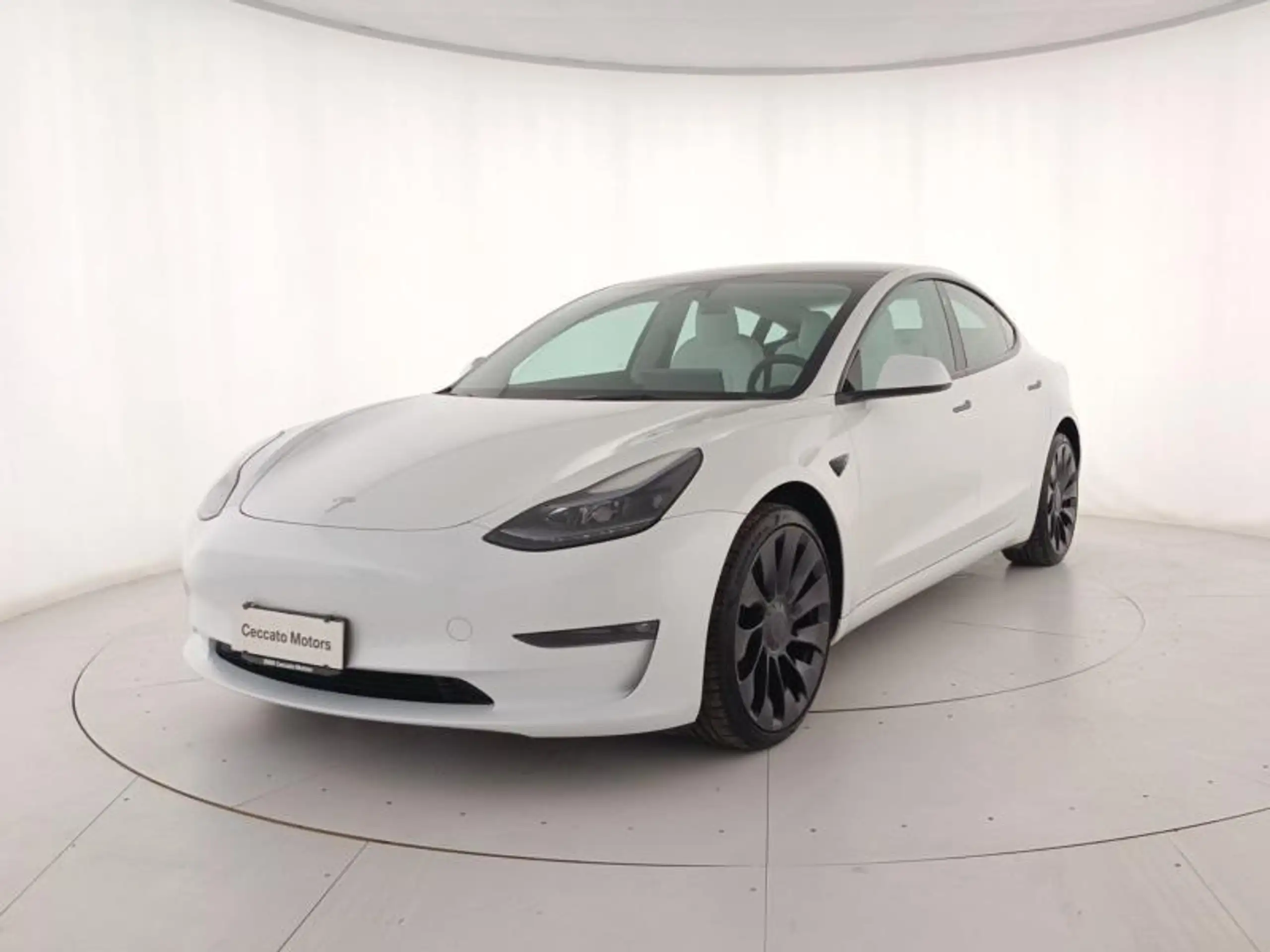 Tesla - Model 3