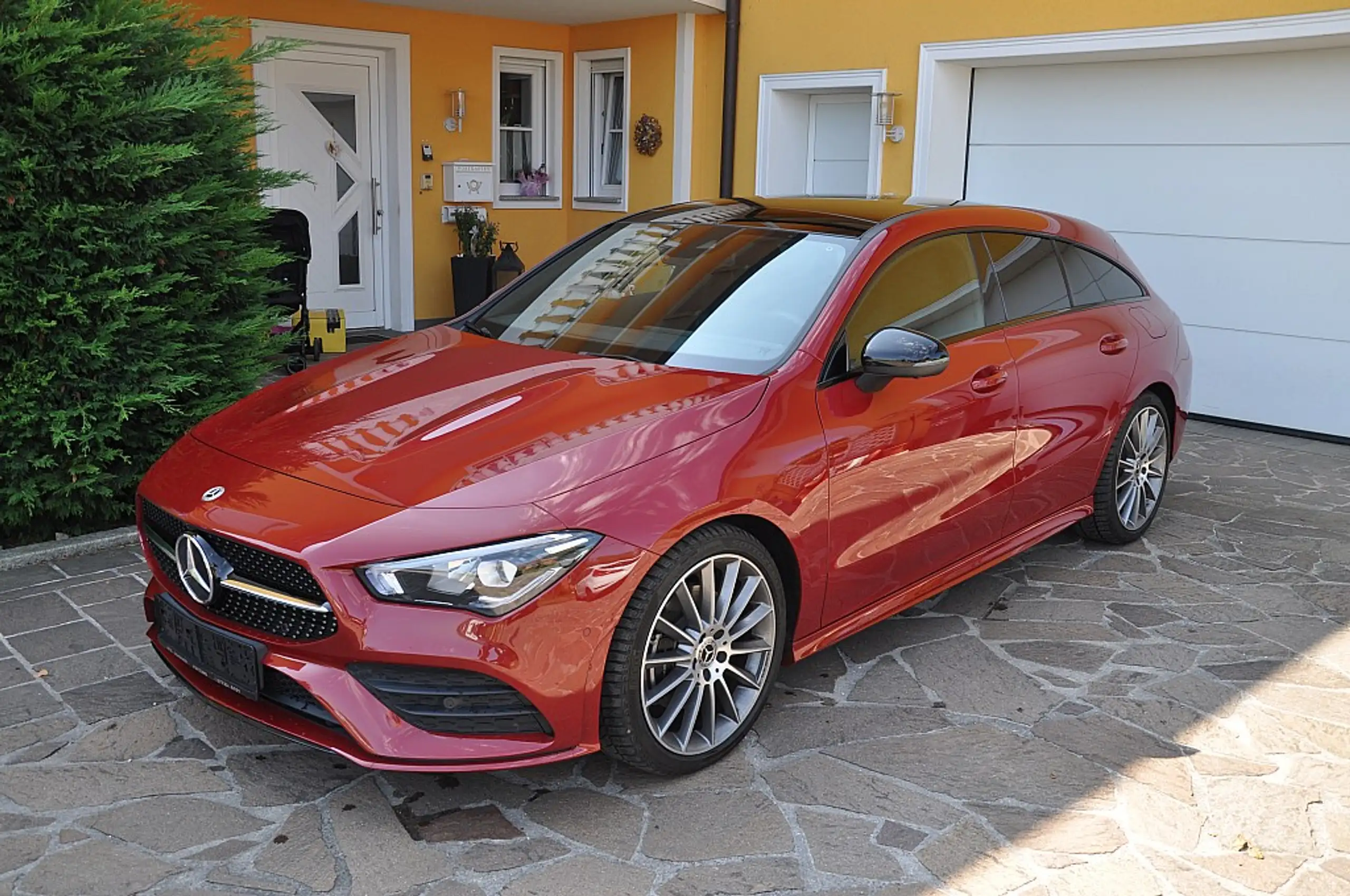 Mercedes-Benz - CLA 220