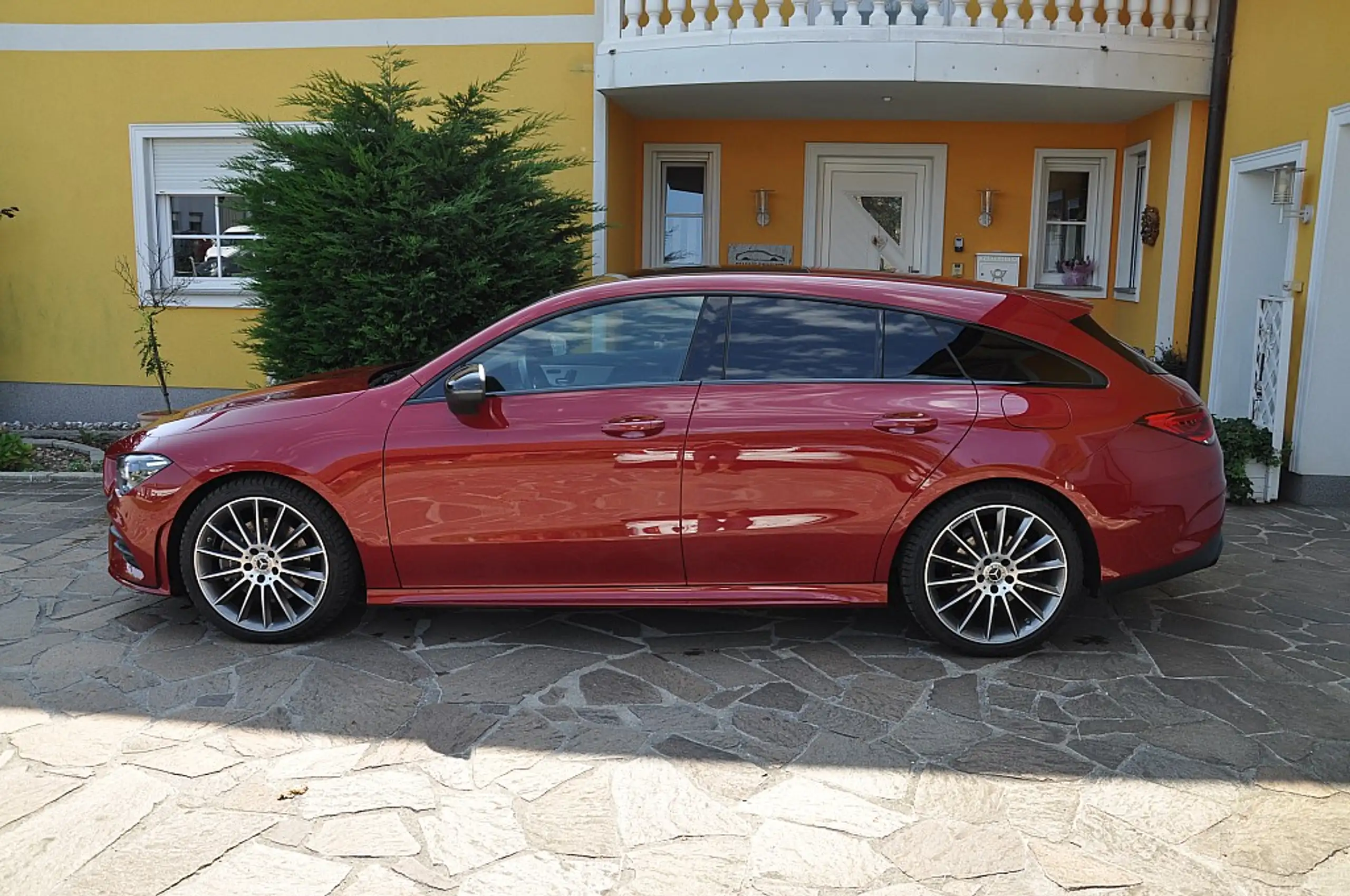 Mercedes-Benz - CLA 220