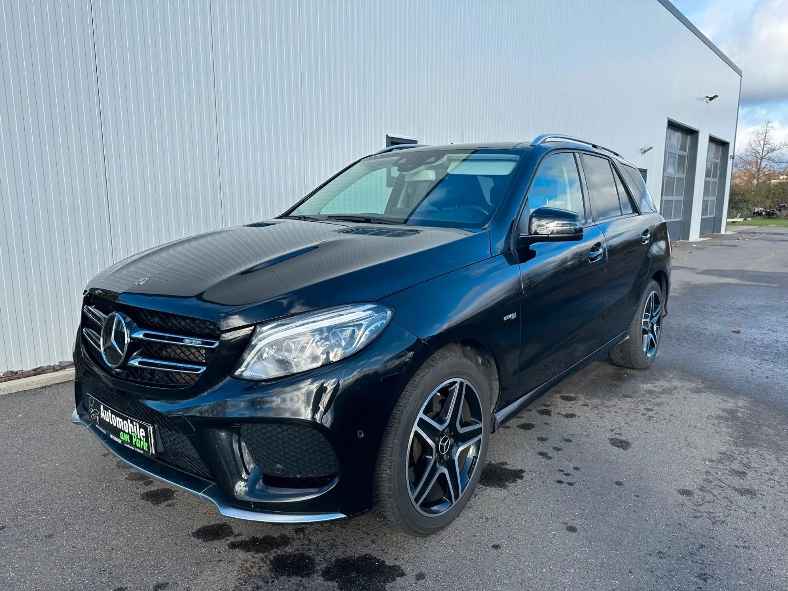 Mercedes-Benz - GLE 43 AMG