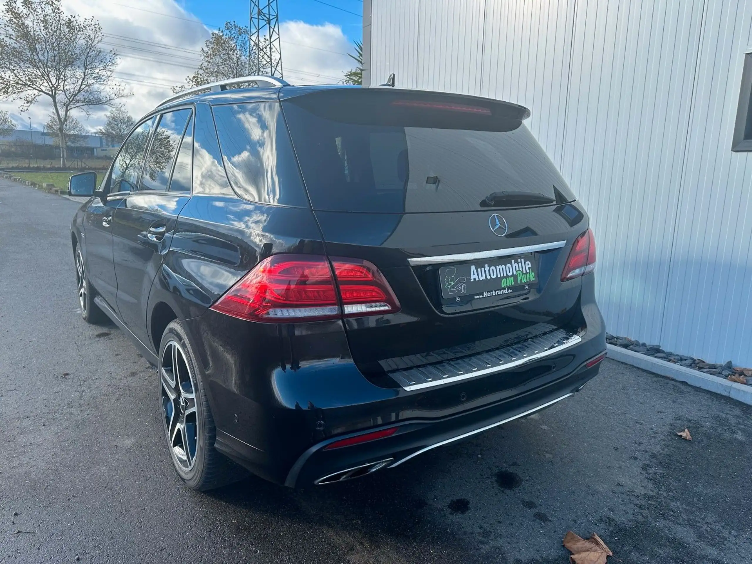 Mercedes-Benz - GLE 43 AMG