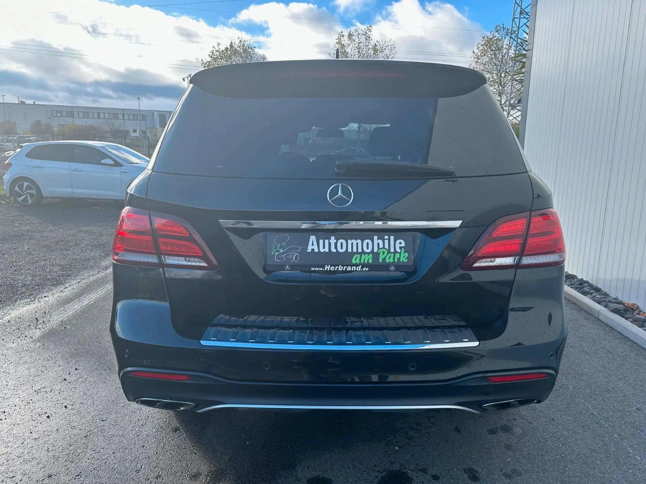 Mercedes-Benz - GLE 43 AMG