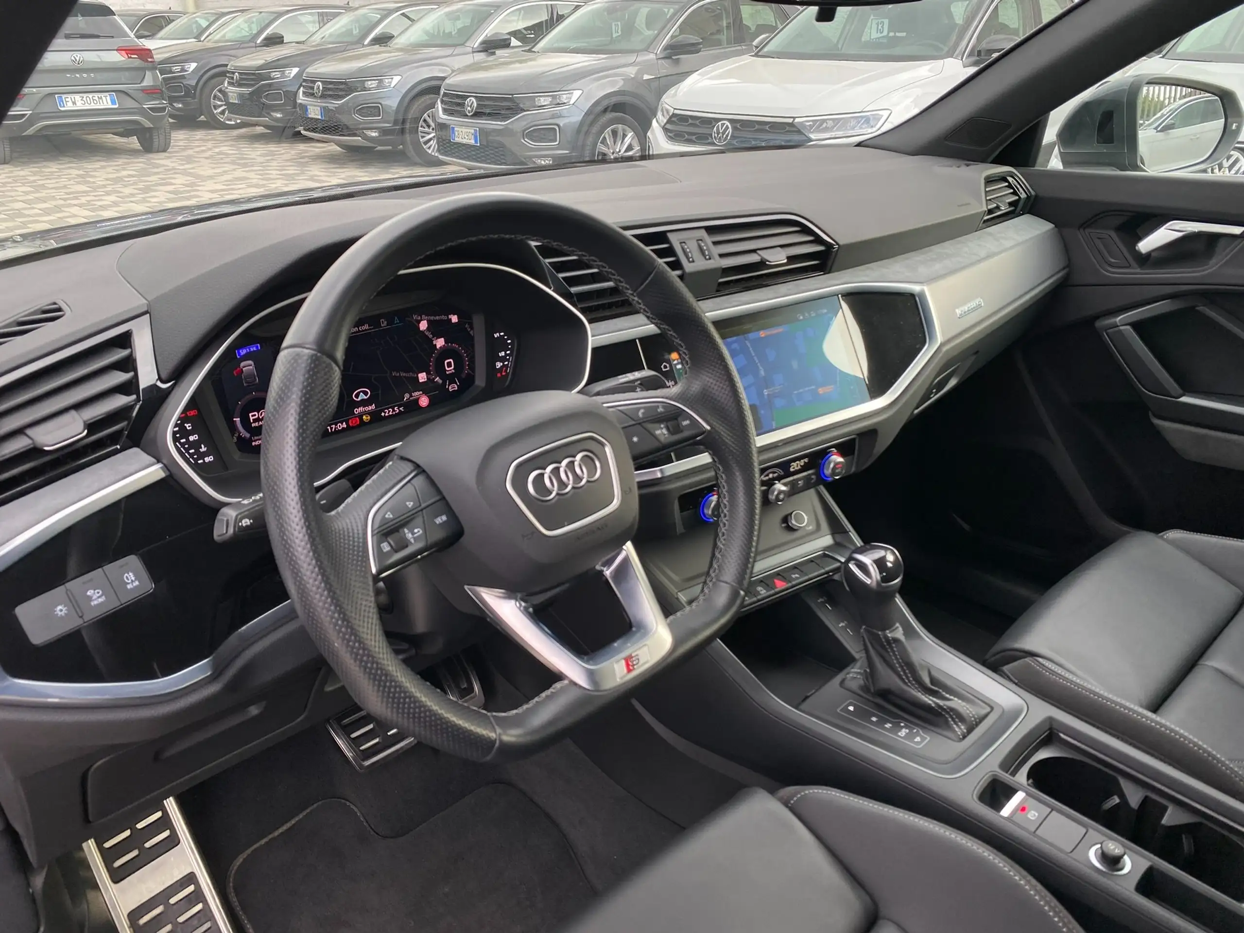 Audi - Q3